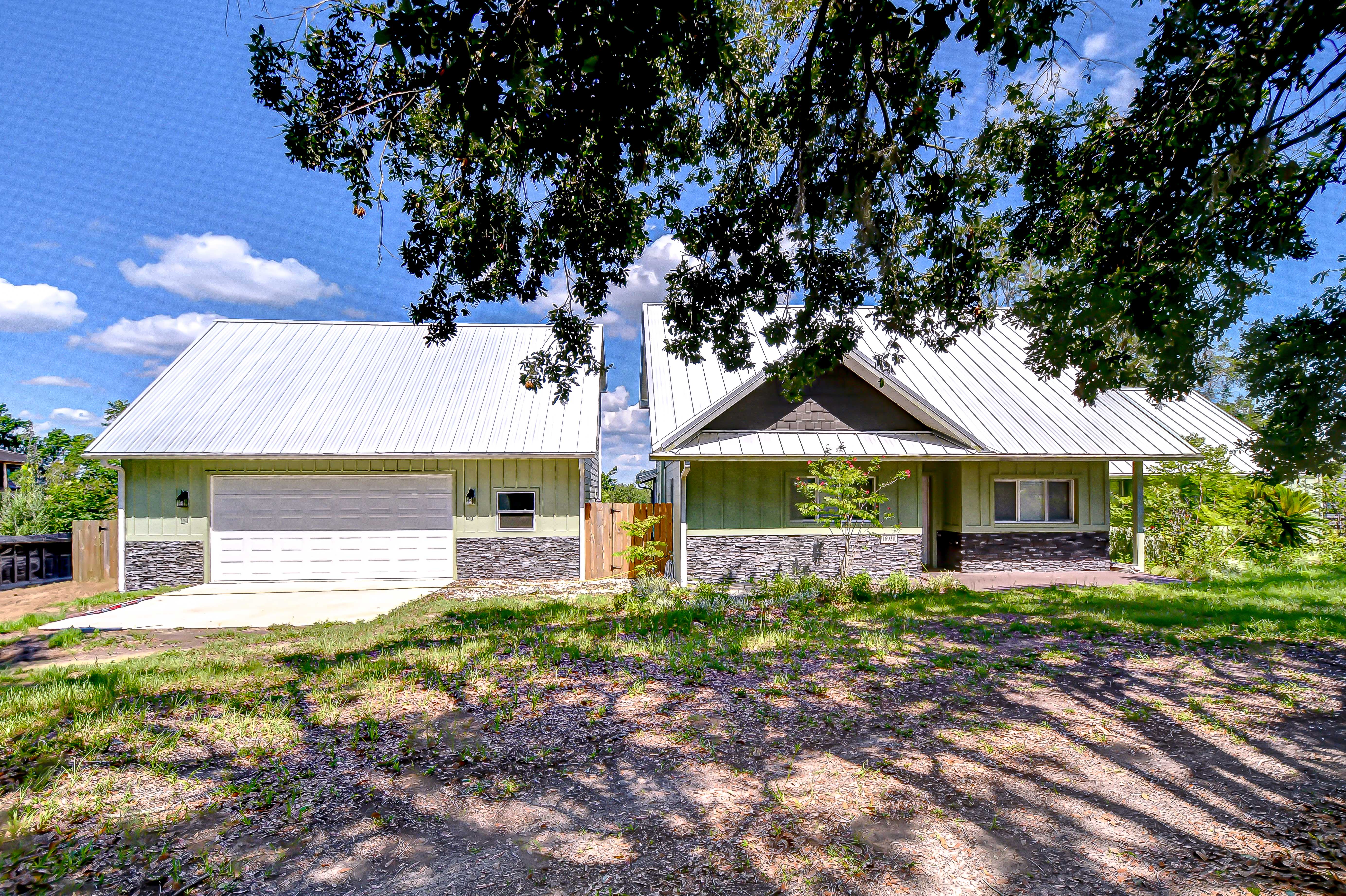 Dade City, Florida, 33523, United States, 4 Bedrooms Bedrooms, ,3 BathroomsBathrooms,Residential,For Sale,1873323