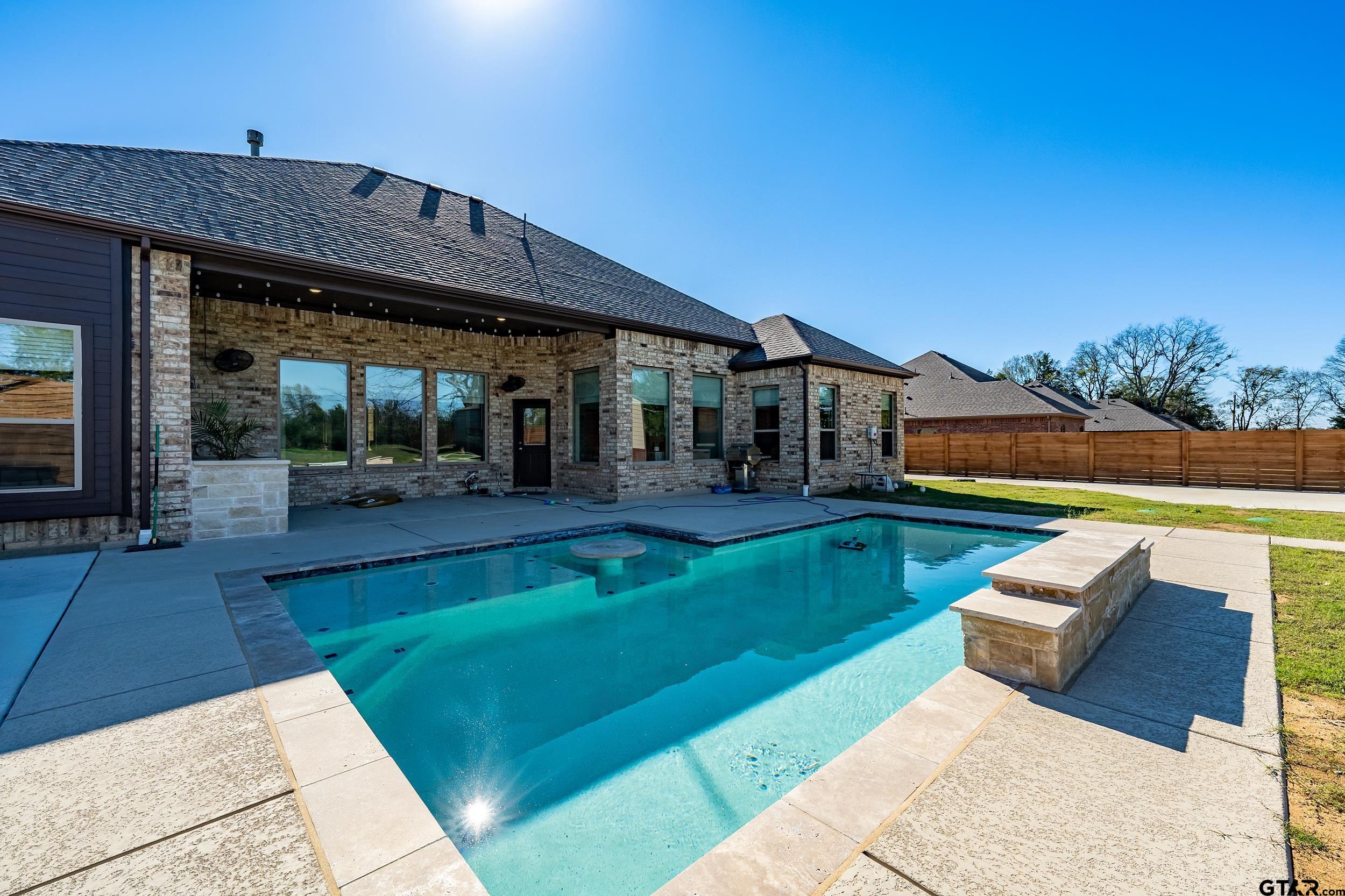 Canton, Texas, 75103, United States, 4 Bedrooms Bedrooms, ,4 BathroomsBathrooms,Residential,For Sale,1999684