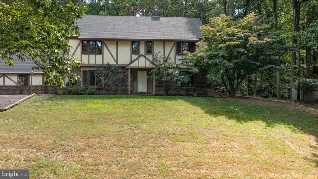 Reading, Pennsylvania, 19607, United States, 4 Bedrooms Bedrooms, ,4 BathroomsBathrooms,Residential,For Sale,1951295
