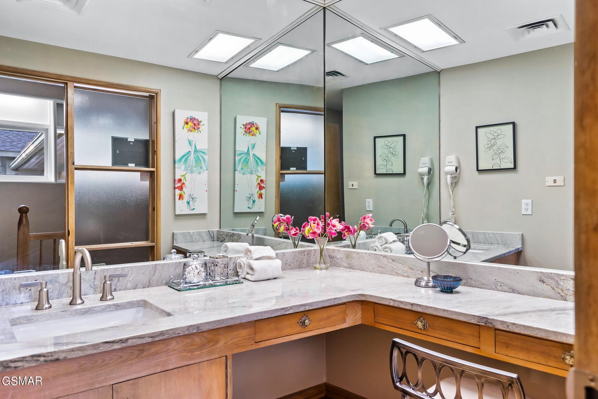 Sevierville, Tennessee, 37862, United States, 6 Bedrooms Bedrooms, ,9 BathroomsBathrooms,Residential,For Sale,1973767