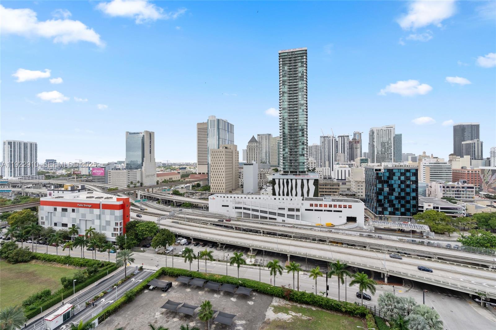 Miami, Florida, 33130, United States, 2 Bedrooms Bedrooms, ,2 BathroomsBathrooms,Residential,For Sale,2000565