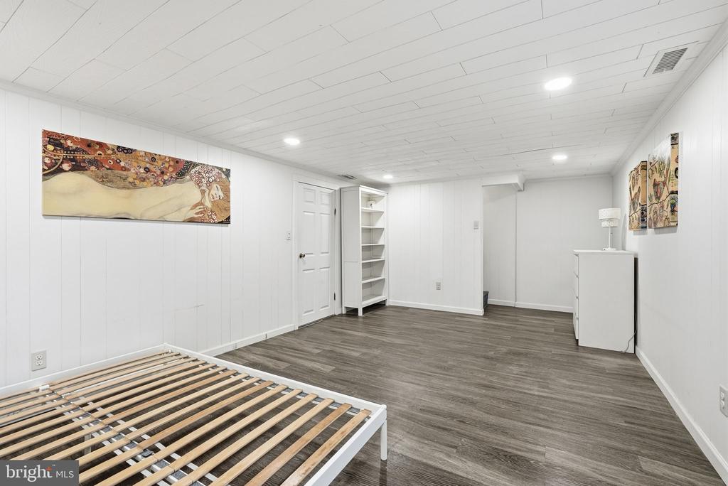 Silver Spring, Maryland, 20901, United States, 4 Bedrooms Bedrooms, ,3 BathroomsBathrooms,Residential,For Sale,2002464