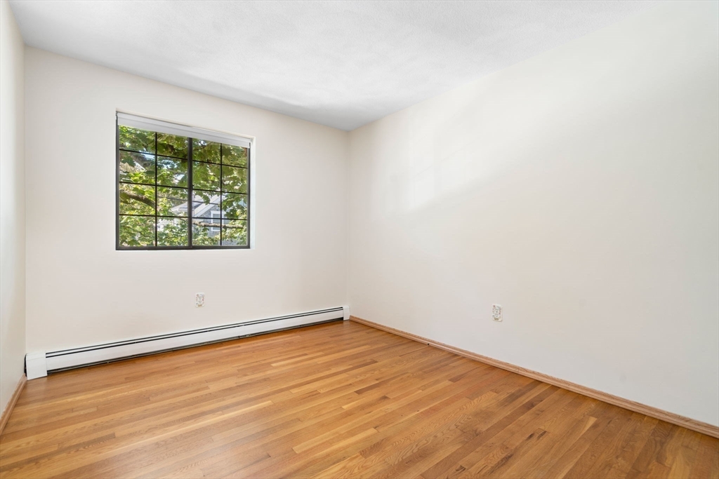 Newton, Massachusetts, 02459, United States, 2 Bedrooms Bedrooms, ,2 BathroomsBathrooms,Residential,For Sale,1941065