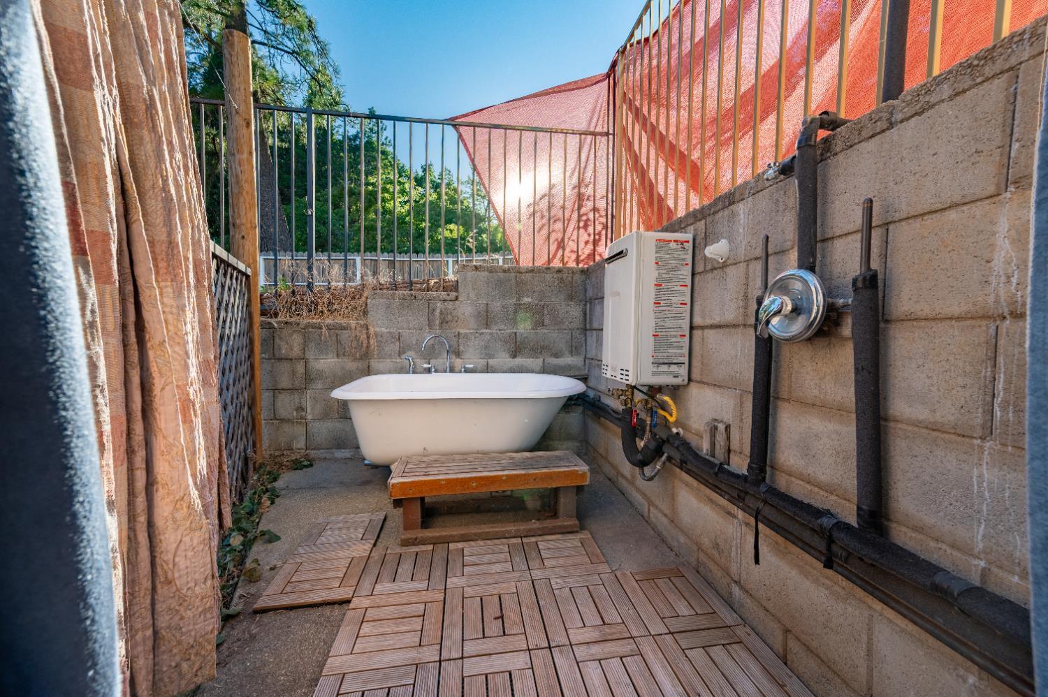 Grass Valley, California, 95945, United States, 4 Bedrooms Bedrooms, ,4 BathroomsBathrooms,Residential,For Sale,1897188