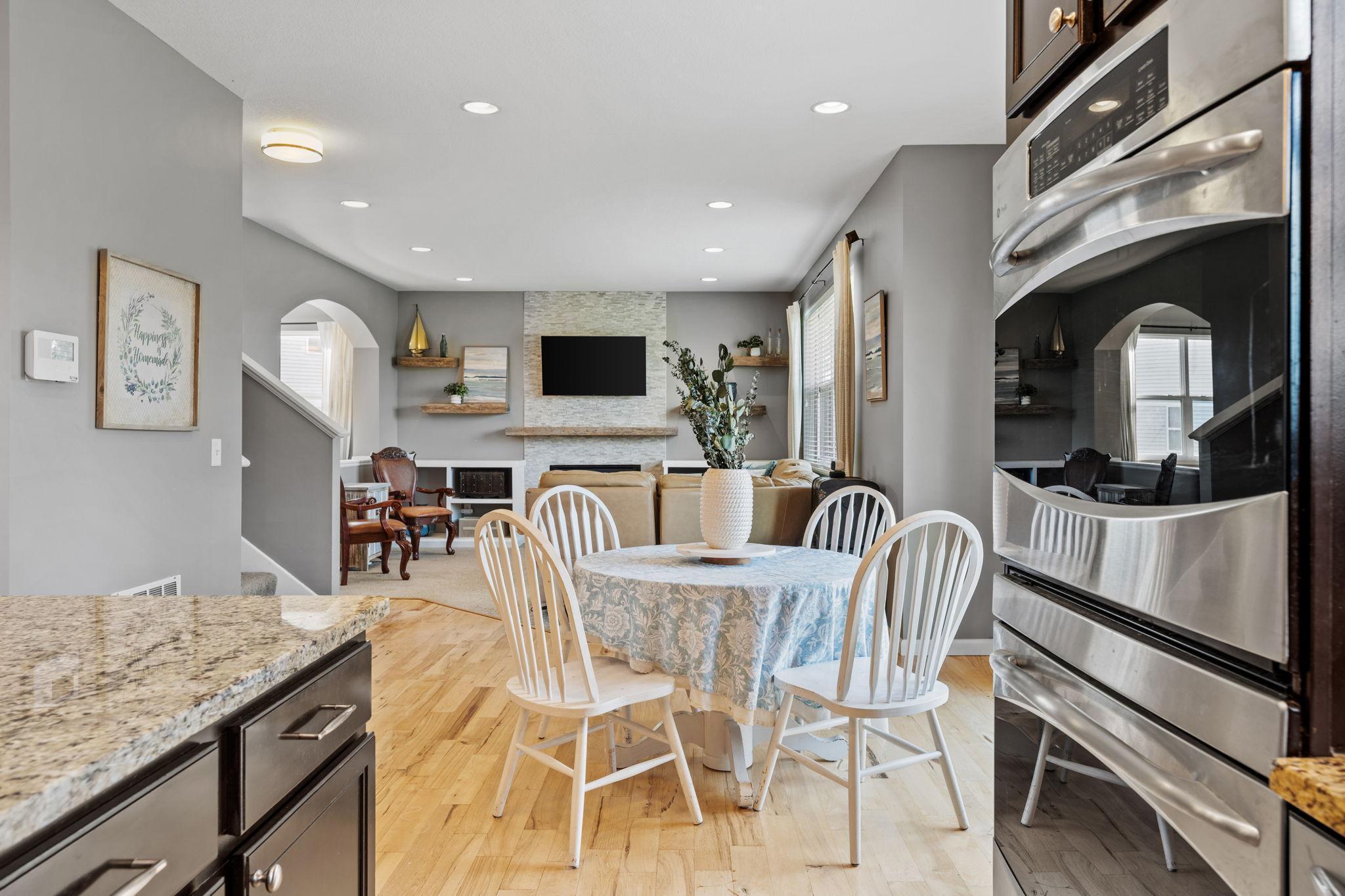 Lakeville, Minnesota, 55044, United States, 4 Bedrooms Bedrooms, ,3 BathroomsBathrooms,Residential,For Sale,1992013