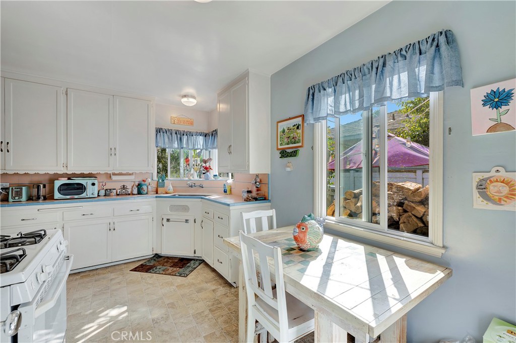 Seal Beach, California, 90740, United States, 4 Bedrooms Bedrooms, ,2 BathroomsBathrooms,Residential,For Sale,2001777