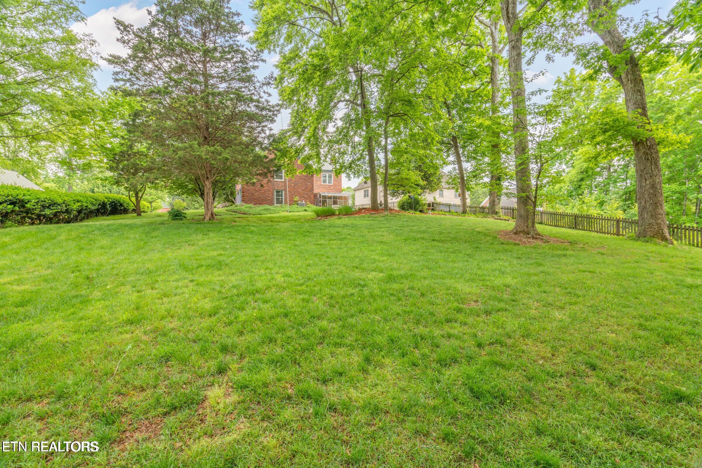 Kingston, Tennessee, 37763, United States, 3 Bedrooms Bedrooms, ,3 BathroomsBathrooms,Residential,For Sale,1897842