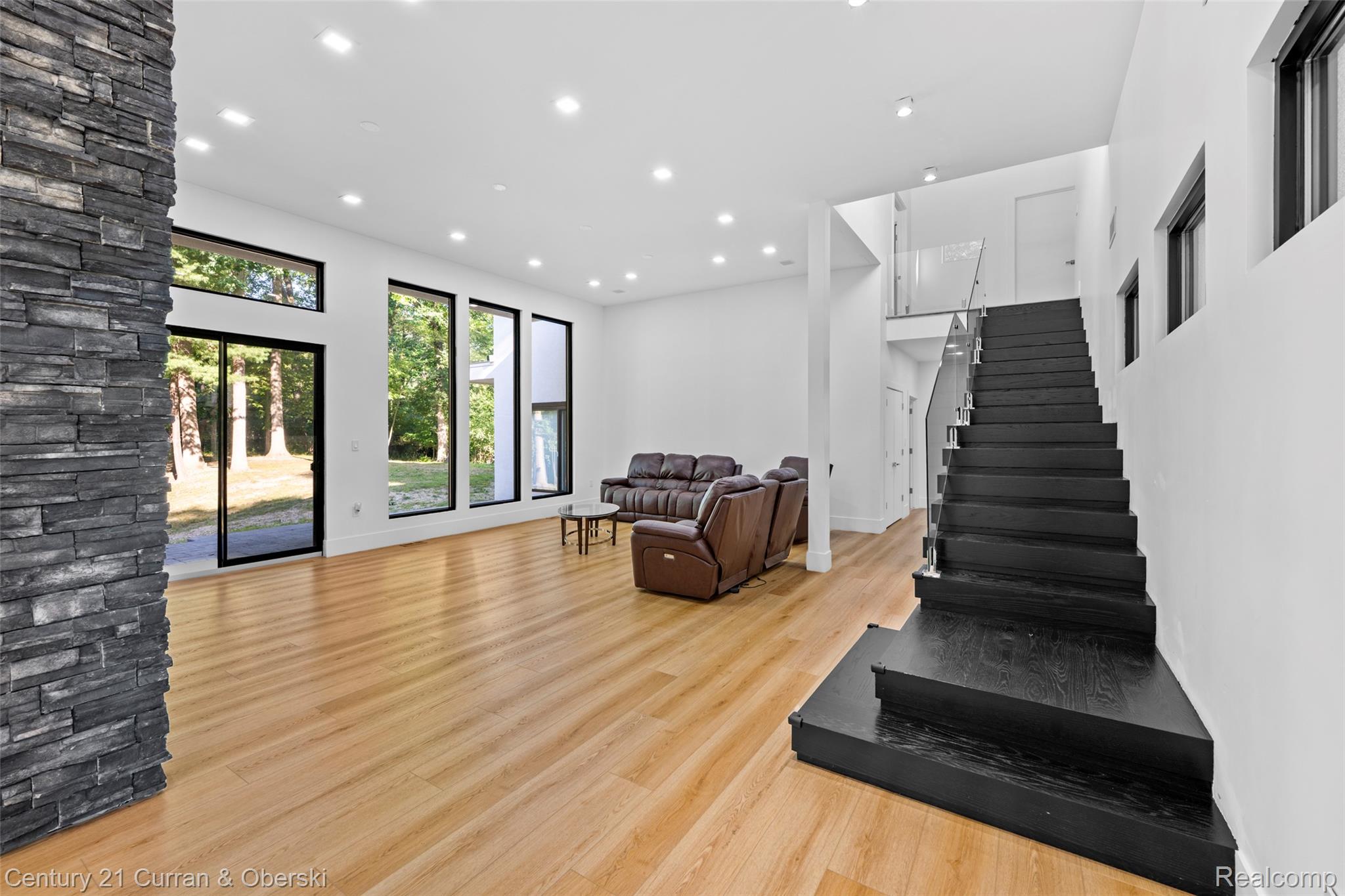 Farmington, Michigan, 48334, United States, 7 Bedrooms Bedrooms, ,8 BathroomsBathrooms,Residential,For Sale,1980731