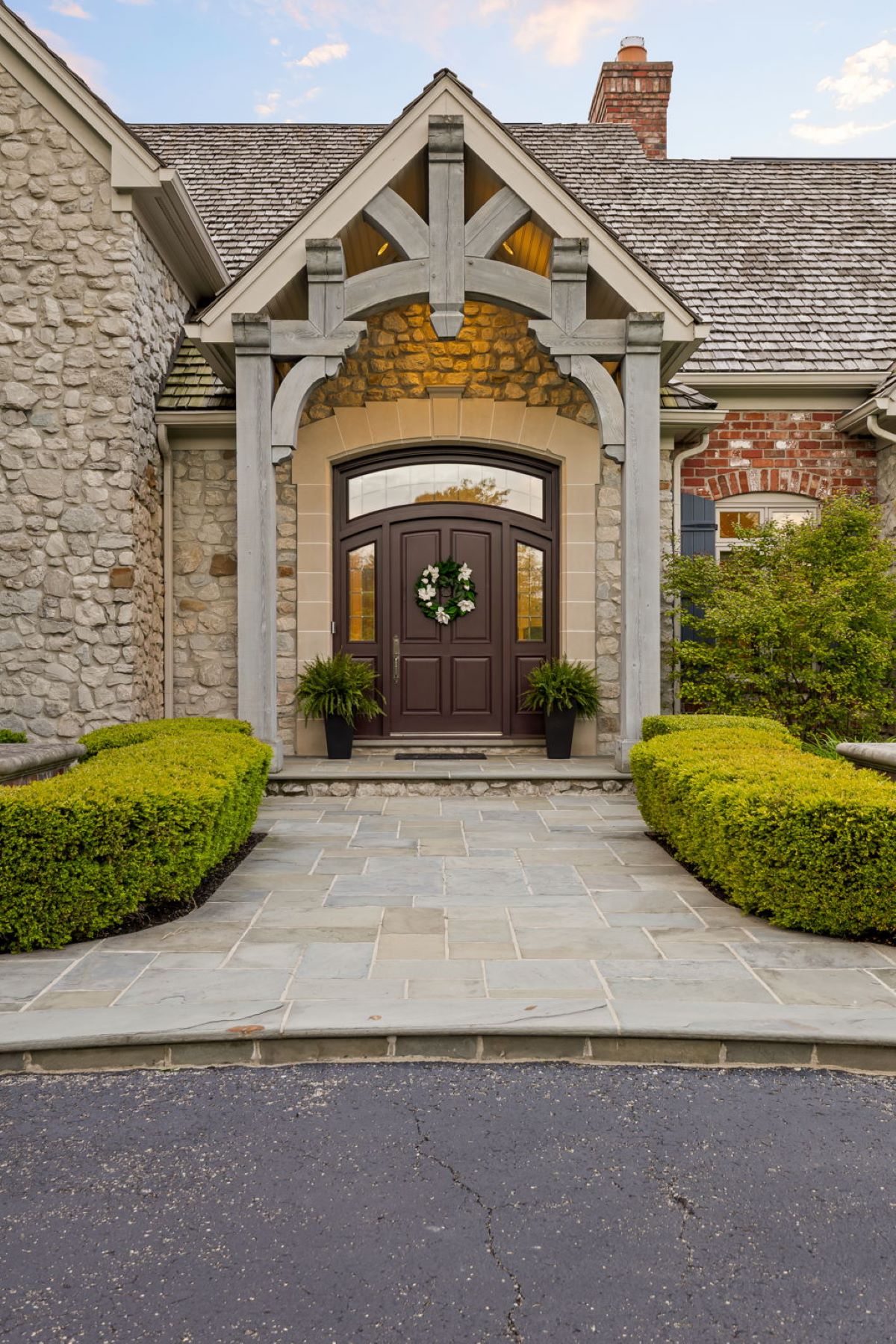  Signature Estate Set on More than 2 Acres in Desirable Zionsville Neighborhood - 物件實景
