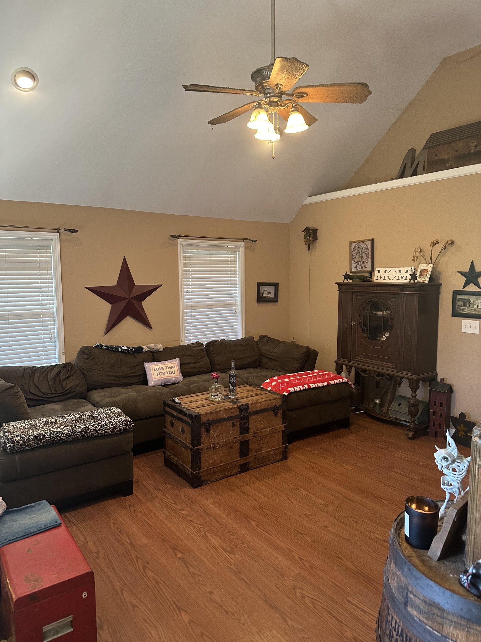 Chapel Hill, Tennessee, 37034, United States, 3 Bedrooms Bedrooms, ,2 BathroomsBathrooms,Residential,For Sale,1968730