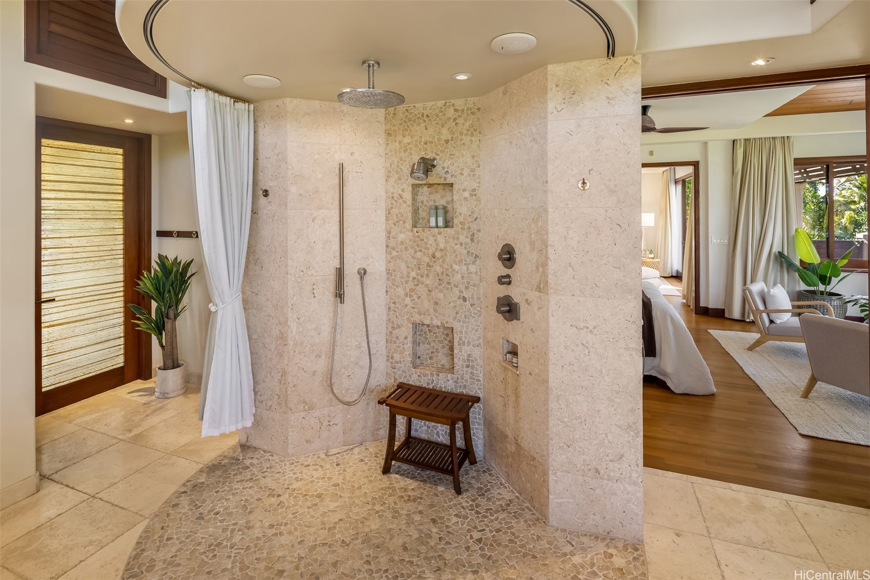 Kailua, Hawaii, 96734, United States, 5 Bedrooms Bedrooms, ,5 BathroomsBathrooms,Residential,For Sale,1948431