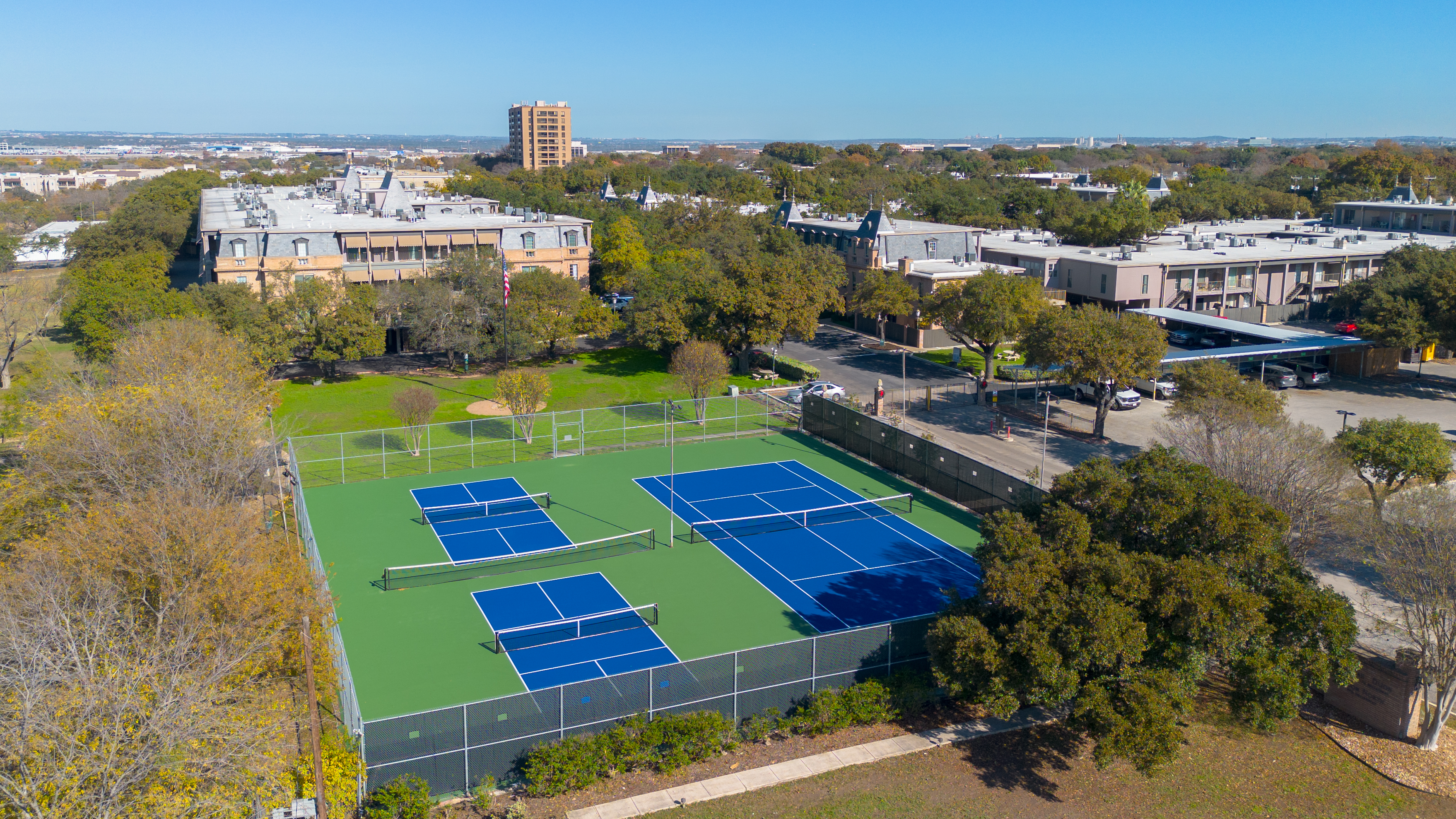  Elegant First-Floor Living at Chateau Dijon - 物件實景