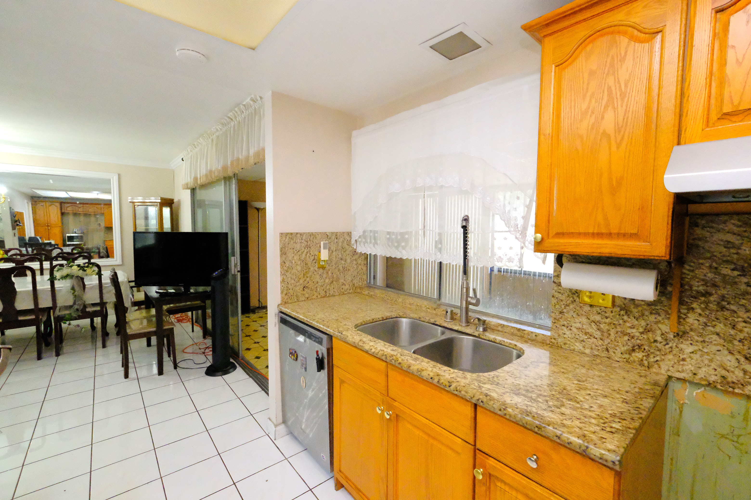Cerritos, California, 90703, United States, 7 Bedrooms Bedrooms, ,2 BathroomsBathrooms,Residential,For Sale,1904390
