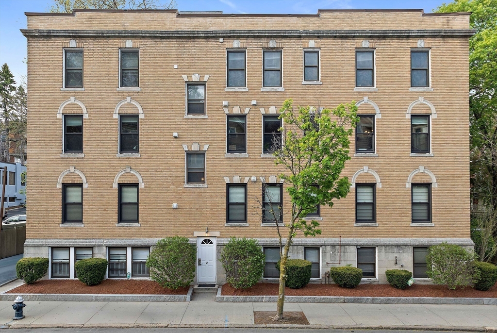 Brookline, Massachusetts, 02446, United States, 3 Bedrooms Bedrooms, ,2 BathroomsBathrooms,Residential,For Sale,1787274