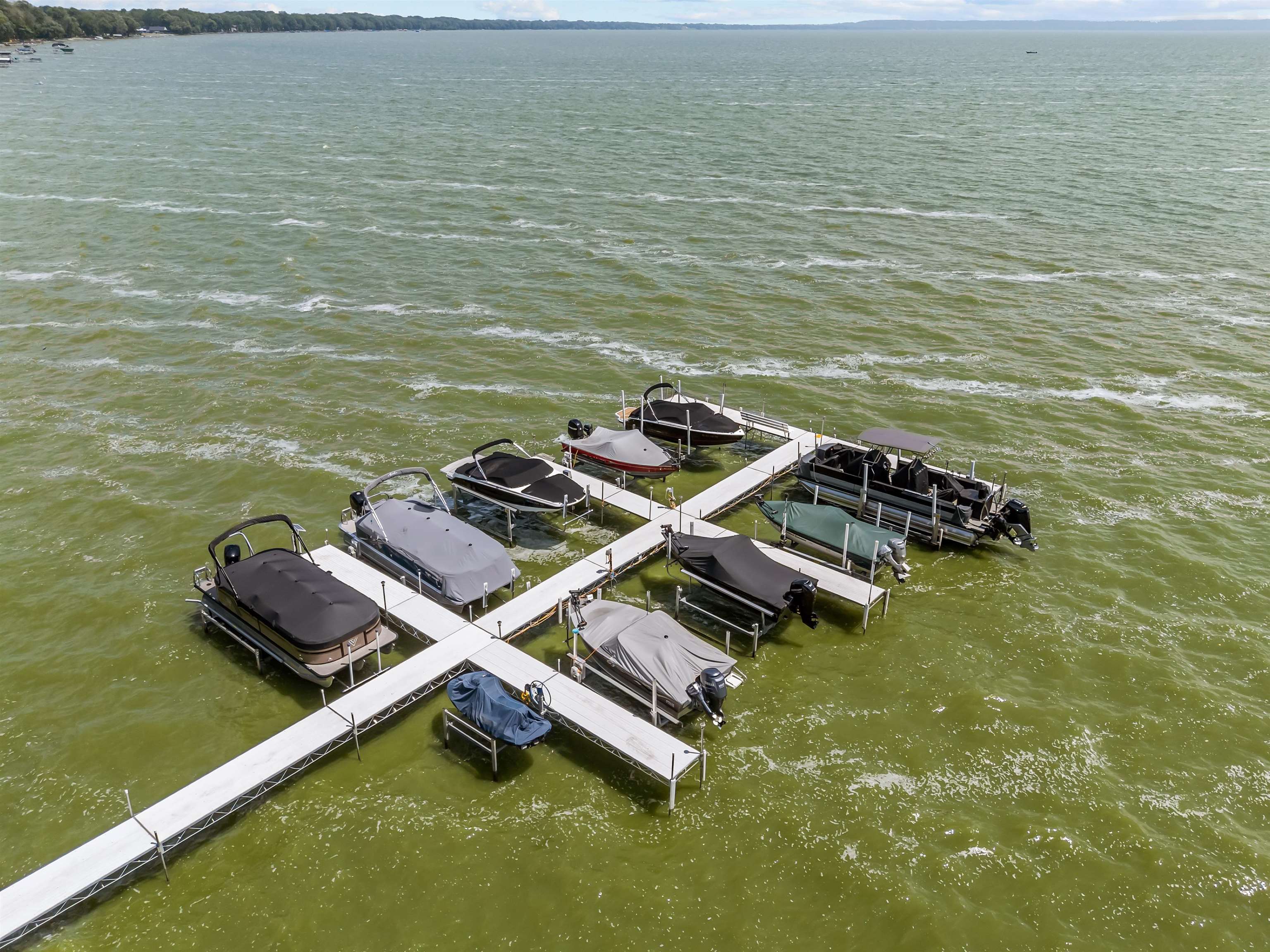 Menasha, Wisconsin, 54952, United States, 3 Bedrooms Bedrooms, ,3 BathroomsBathrooms,Residential,For Sale,1981265