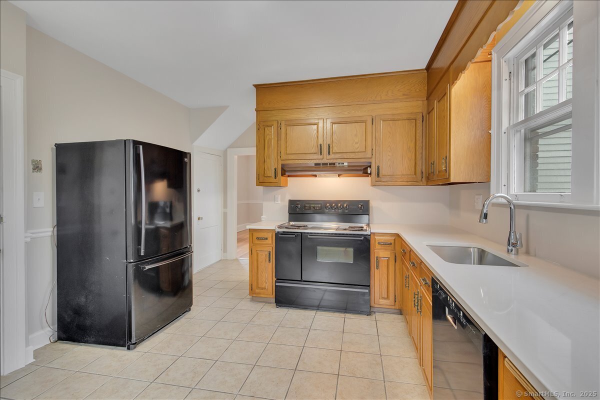 Wethersfield, Connecticut, 06109, United States, 6 Bedrooms Bedrooms, ,3 BathroomsBathrooms,Residential,For Sale,2007833