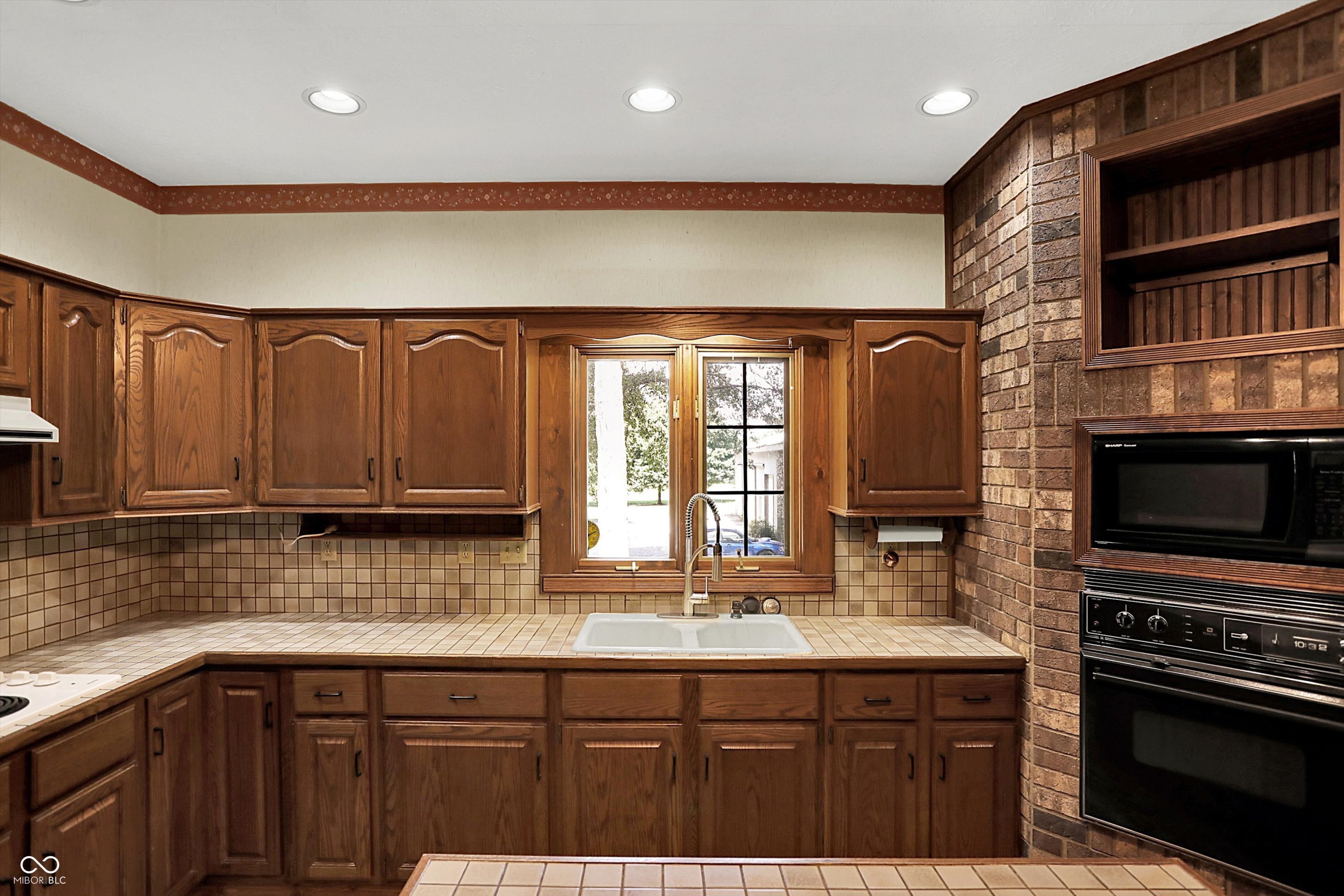 Lafayette, Indiana, 47905, United States, 3 Bedrooms Bedrooms, ,4 BathroomsBathrooms,Residential,For Sale,1979408