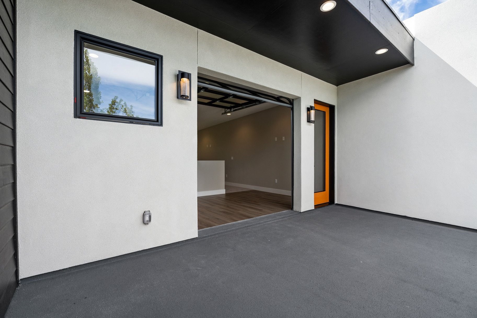  Walkability in a Prime Location - 物件實景