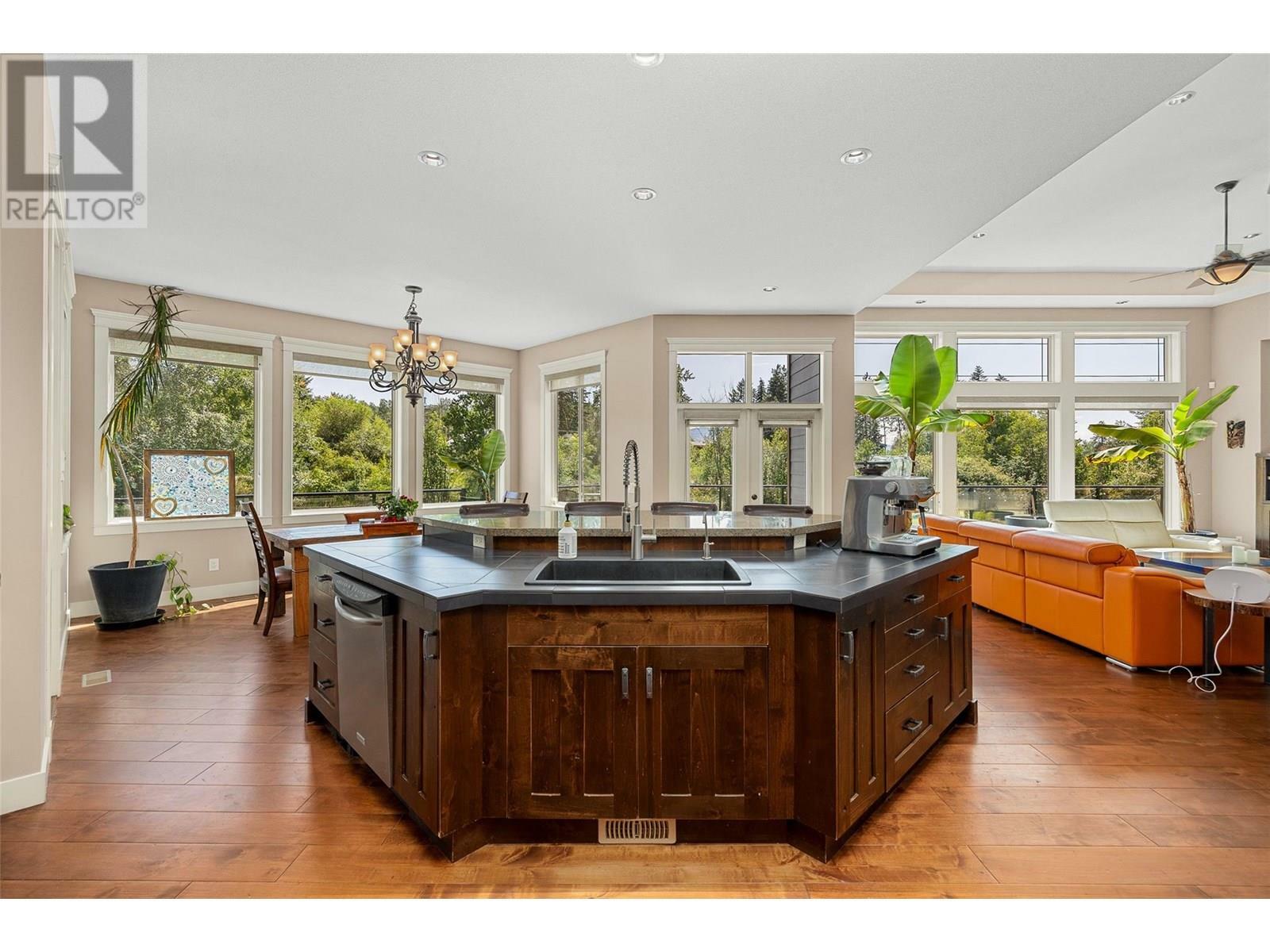KELOWNA, British Columbia, V1W 4C5, CA, 5 Bedrooms Bedrooms, ,3 BathroomsBathrooms,Residential,For Sale,1883481