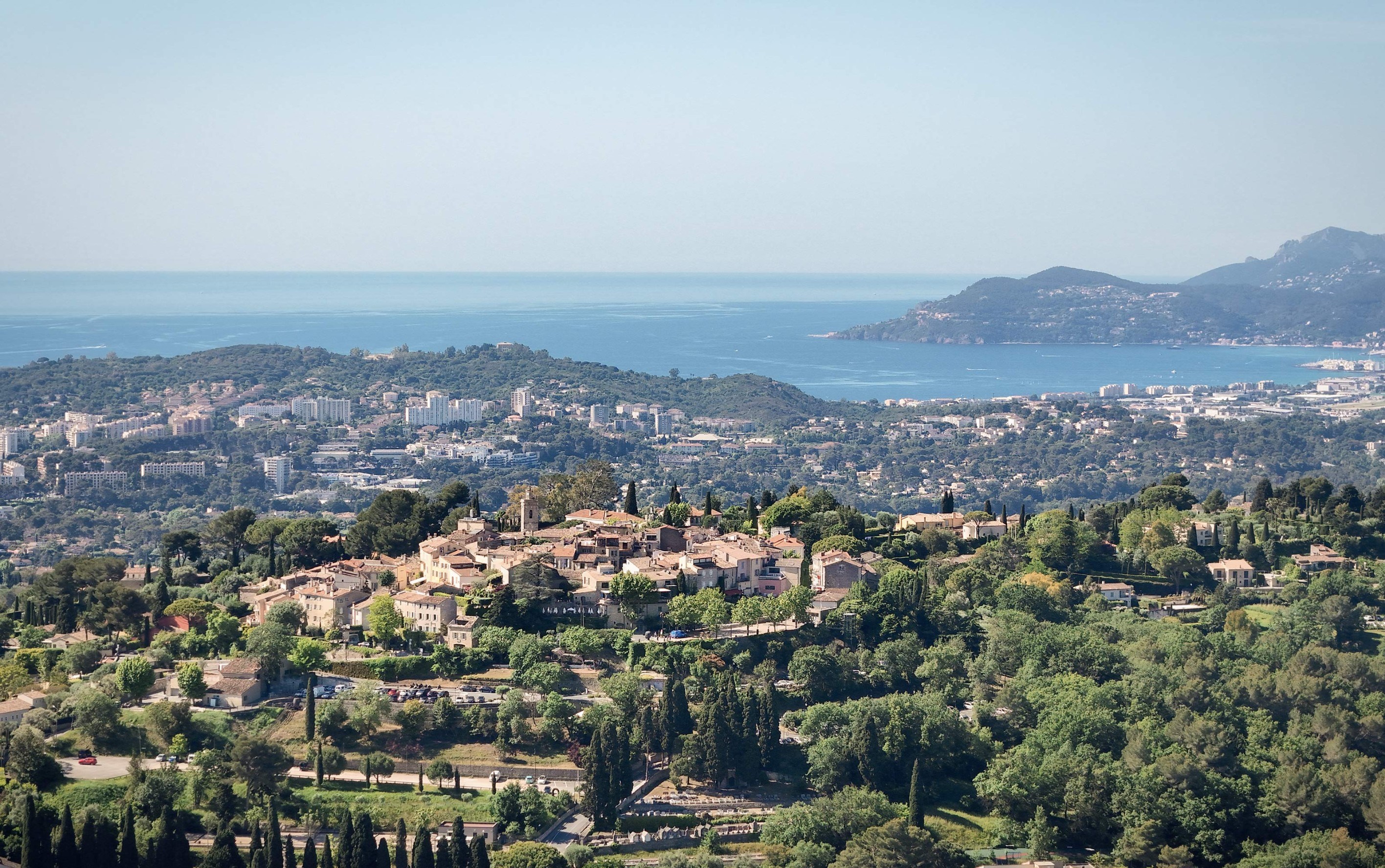  Modern 308 m² villa for sale in gated estate in Mougins on the Côte d’Azur - 物件實景