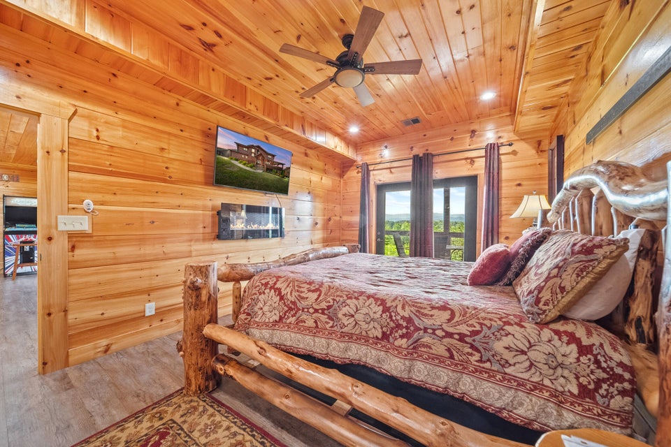 Sevierville, Tennessee, 37876, United States, 4 Bedrooms Bedrooms, ,6 BathroomsBathrooms,Residential,For Sale,1976346