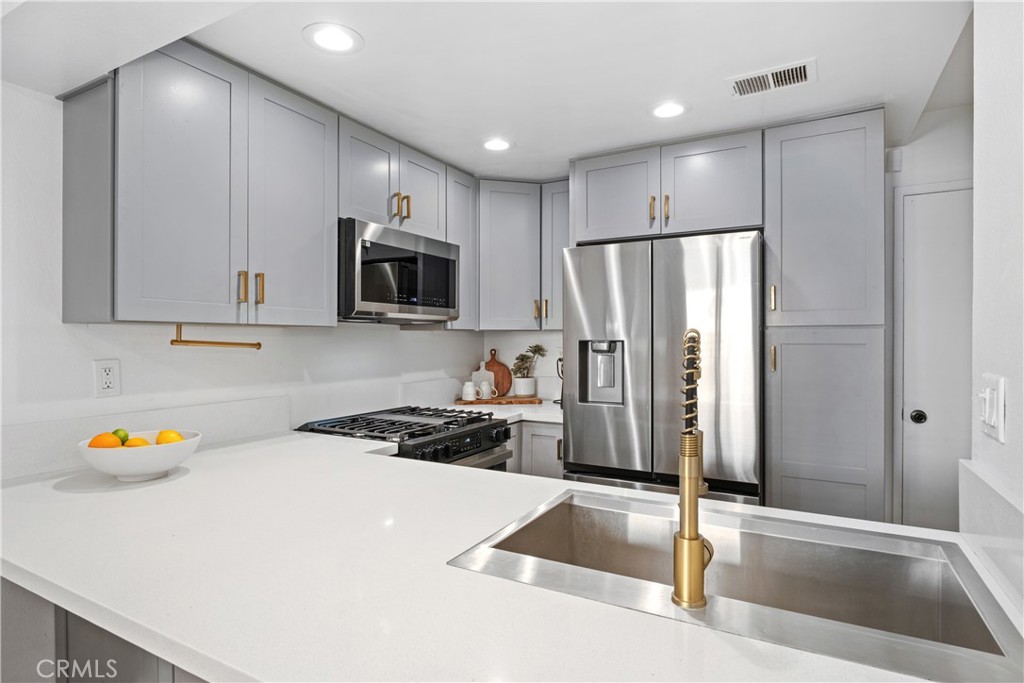 San Juan Capistrano, California, 92675, United States, 2 Bedrooms Bedrooms, ,3 BathroomsBathrooms,Residential,For Sale,1991096