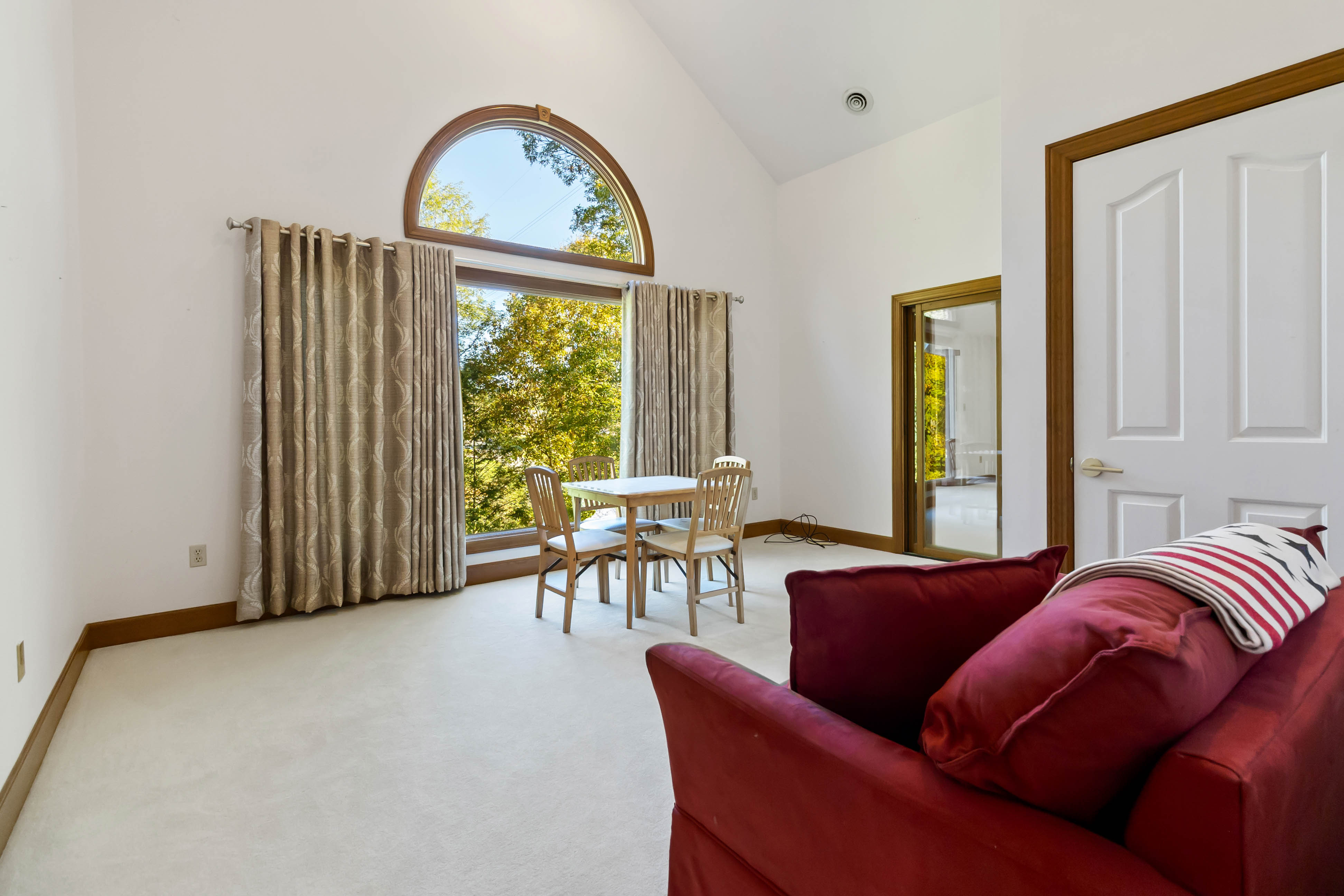 Somerset, Kentucky, 42501, United States, 4 Bedrooms Bedrooms, ,3 BathroomsBathrooms,Residential,For Sale,1980491