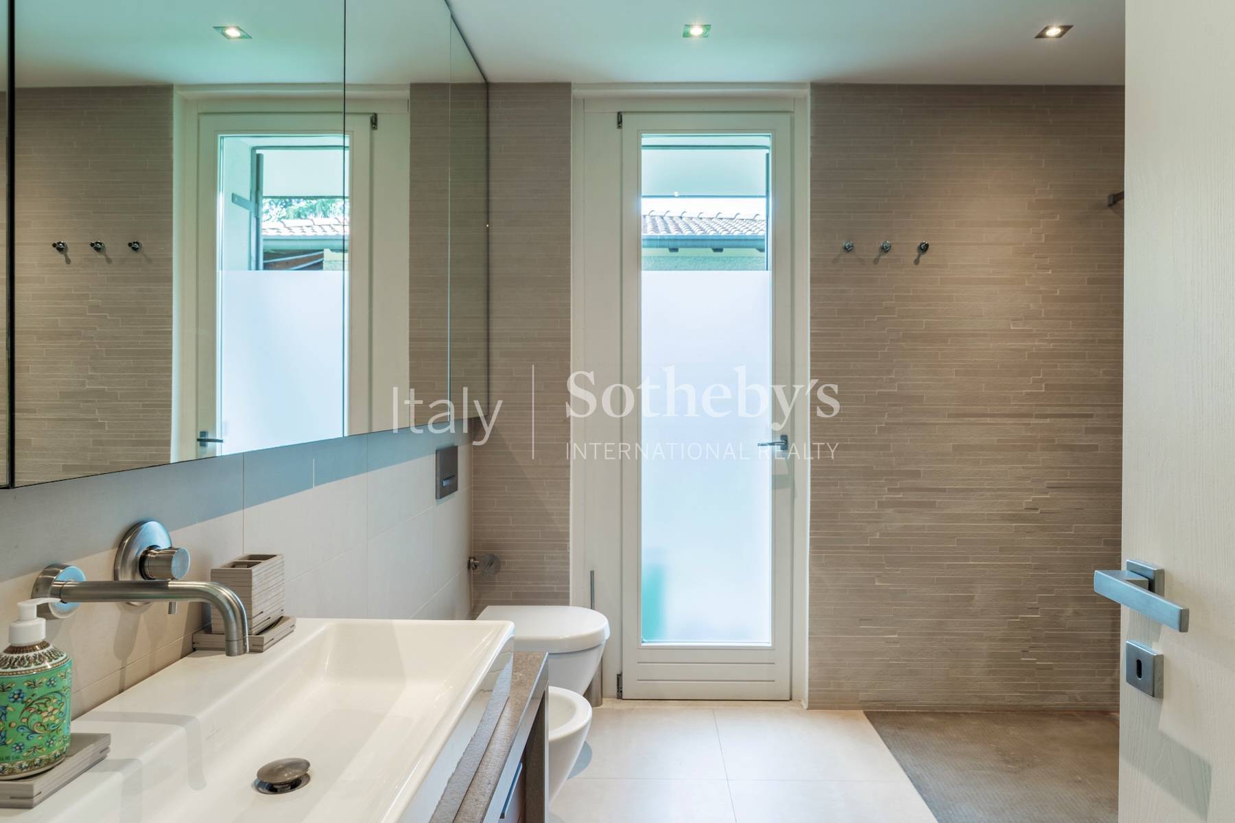  Exclusive modern waterfront villa with private dock - 物件實景