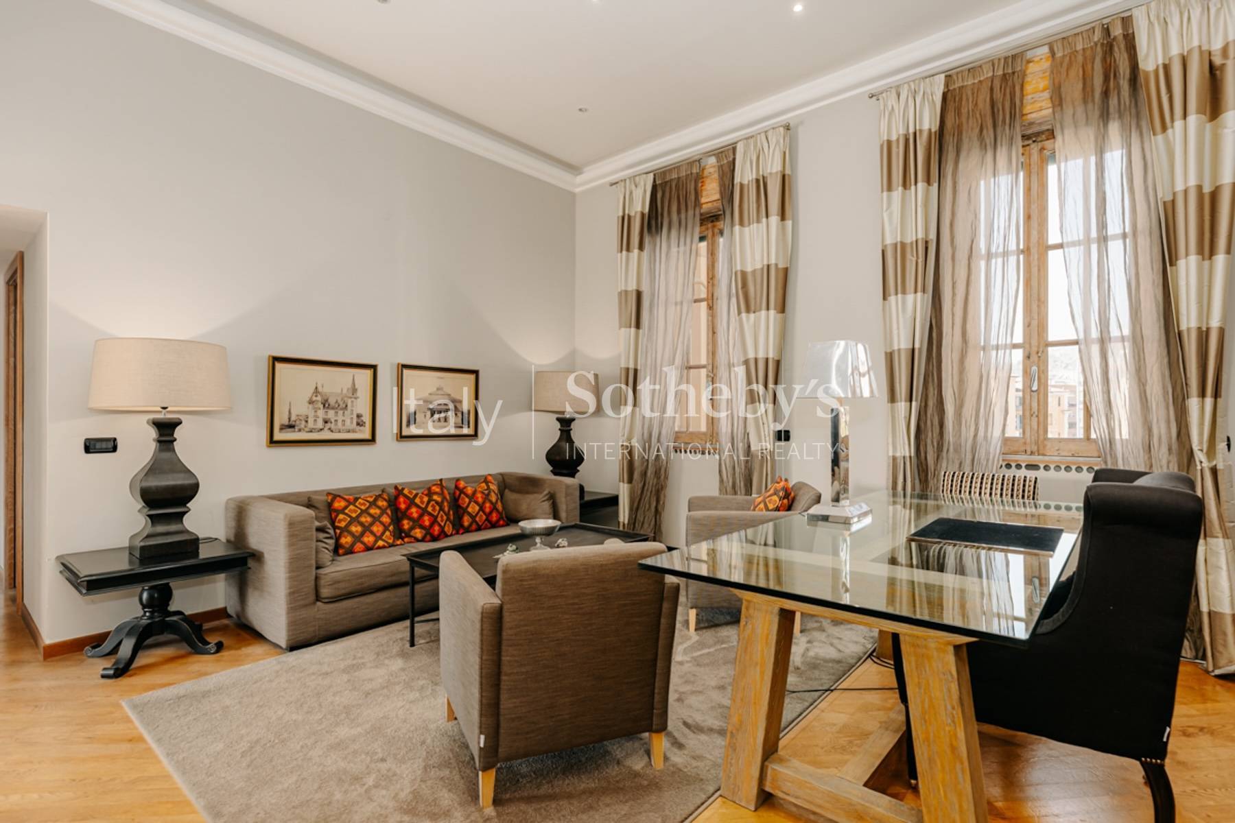  Elegant Liberty-Style Apartment on Via Monte Zebio - 物件實景