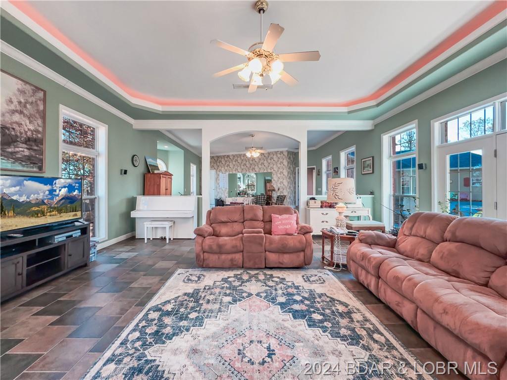 Camdenton, Missouri, 65020, United States, 5 Bedrooms Bedrooms, ,5 BathroomsBathrooms,Residential,For Sale,1850367