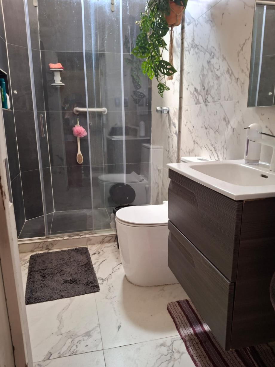 Venustiano Carranza, Ciudad de México, 15530, Mexico, 4 Bedrooms Bedrooms, ,2 BathroomsBathrooms,Residential,For Sale,1779278