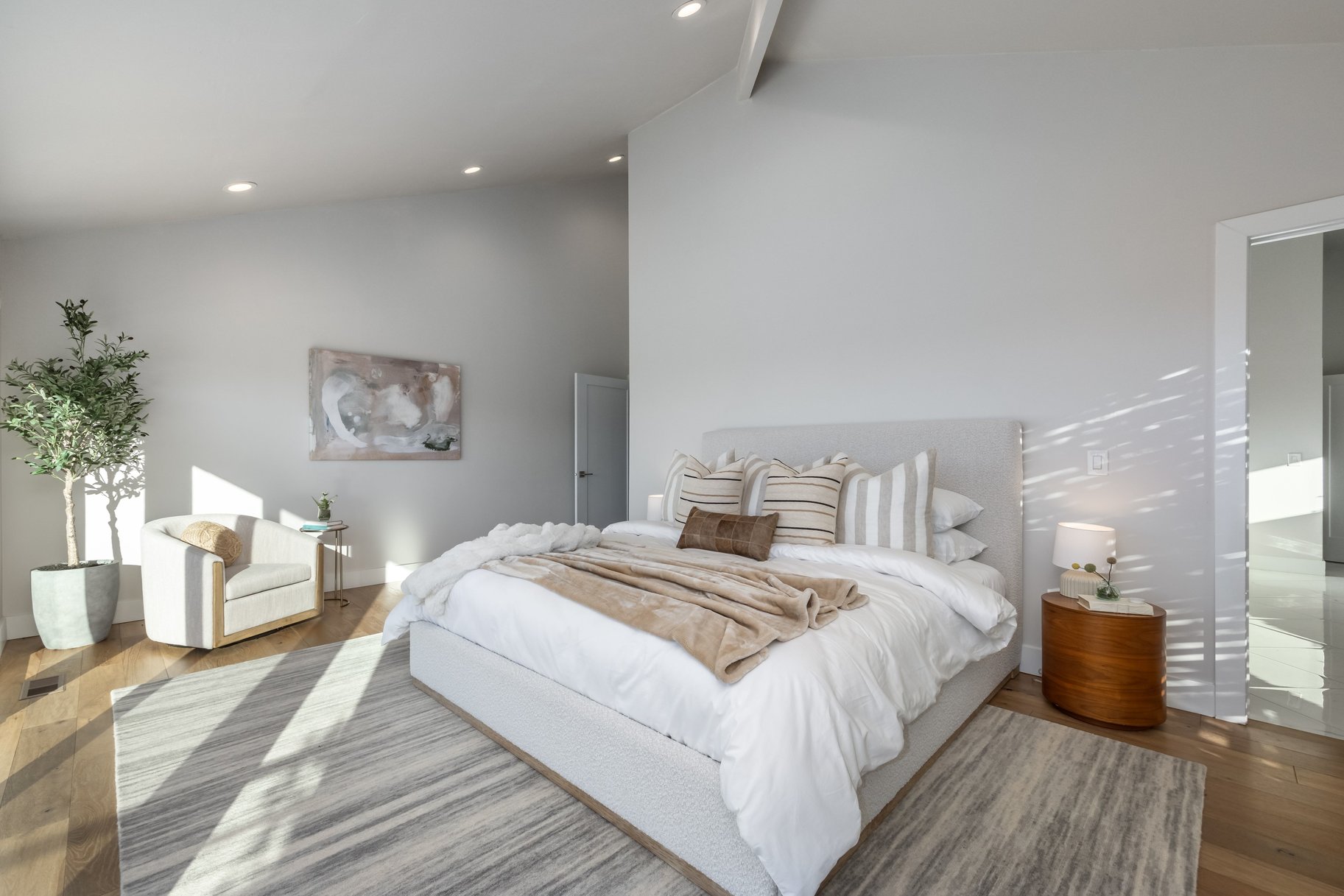  Stunning East Capitol Renovation - 物件實景