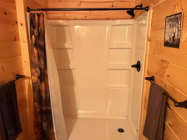 Branch, Michigan, 49402, United States, 5 Bedrooms Bedrooms, ,4 BathroomsBathrooms,Residential,For Sale,1986273