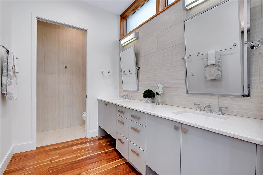 Sarasota, Florida, 34236, United States, 5 Bedrooms Bedrooms, ,6 BathroomsBathrooms,Residential,For Sale,1994803