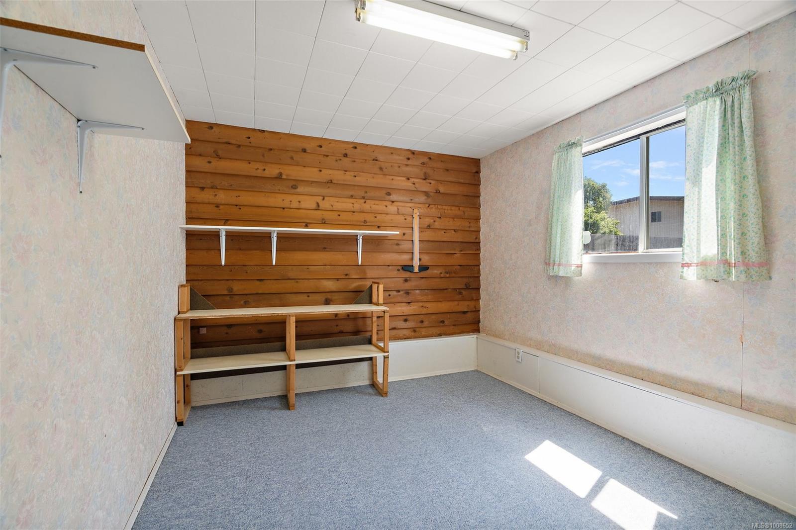 SAANICH, British Columbia, V8N 2E2, CA, 4 Bedrooms Bedrooms, ,Residential,For Sale,1949175