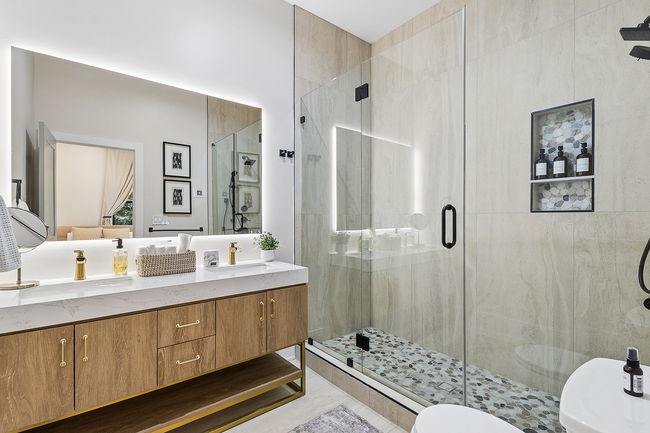  Sophisticated Modern Home in Sought-after Loring Heights - 物件實景