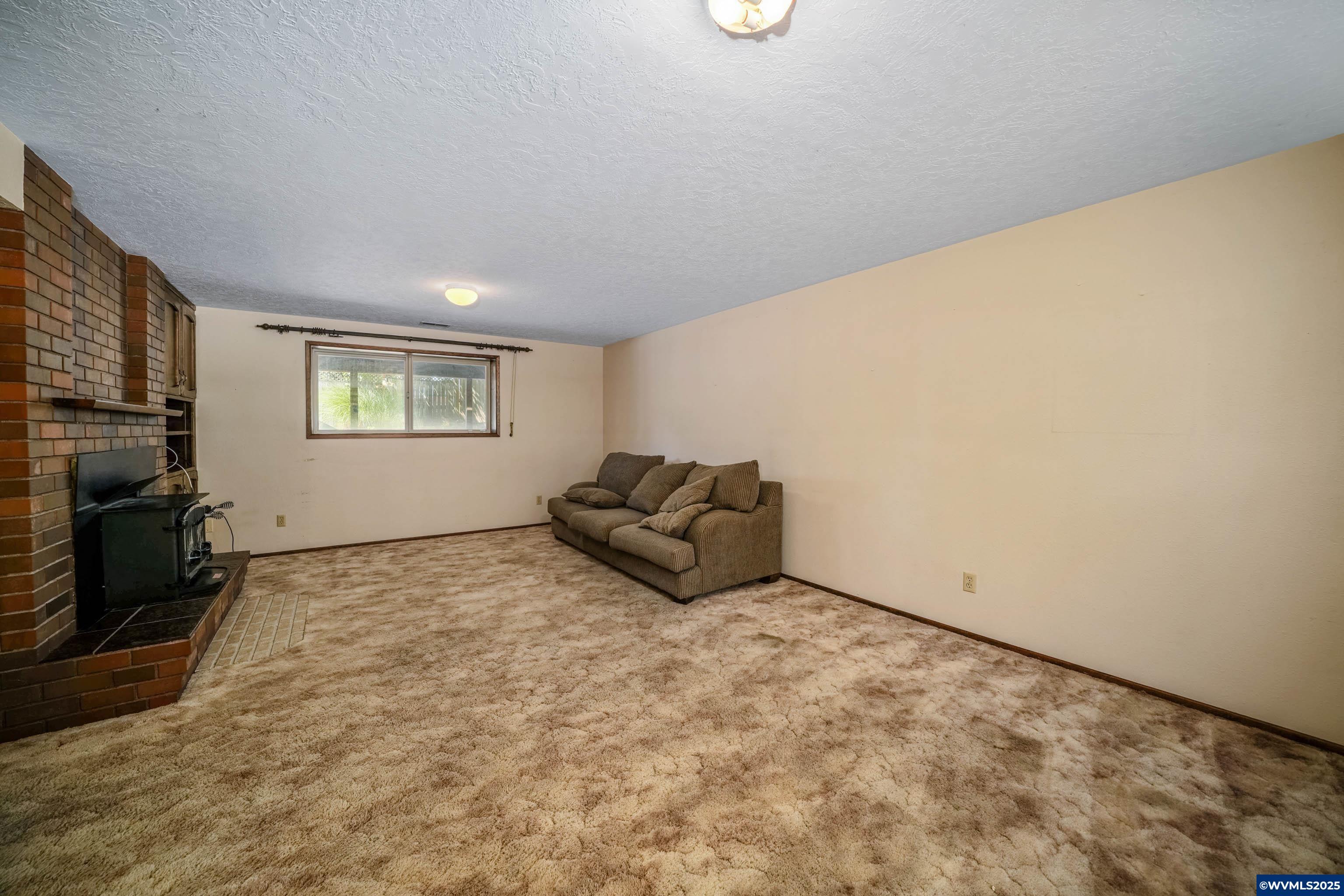 Albany, Oregon, 97321, United States, 4 Bedrooms Bedrooms, ,4 BathroomsBathrooms,Residential,For Sale,1795620