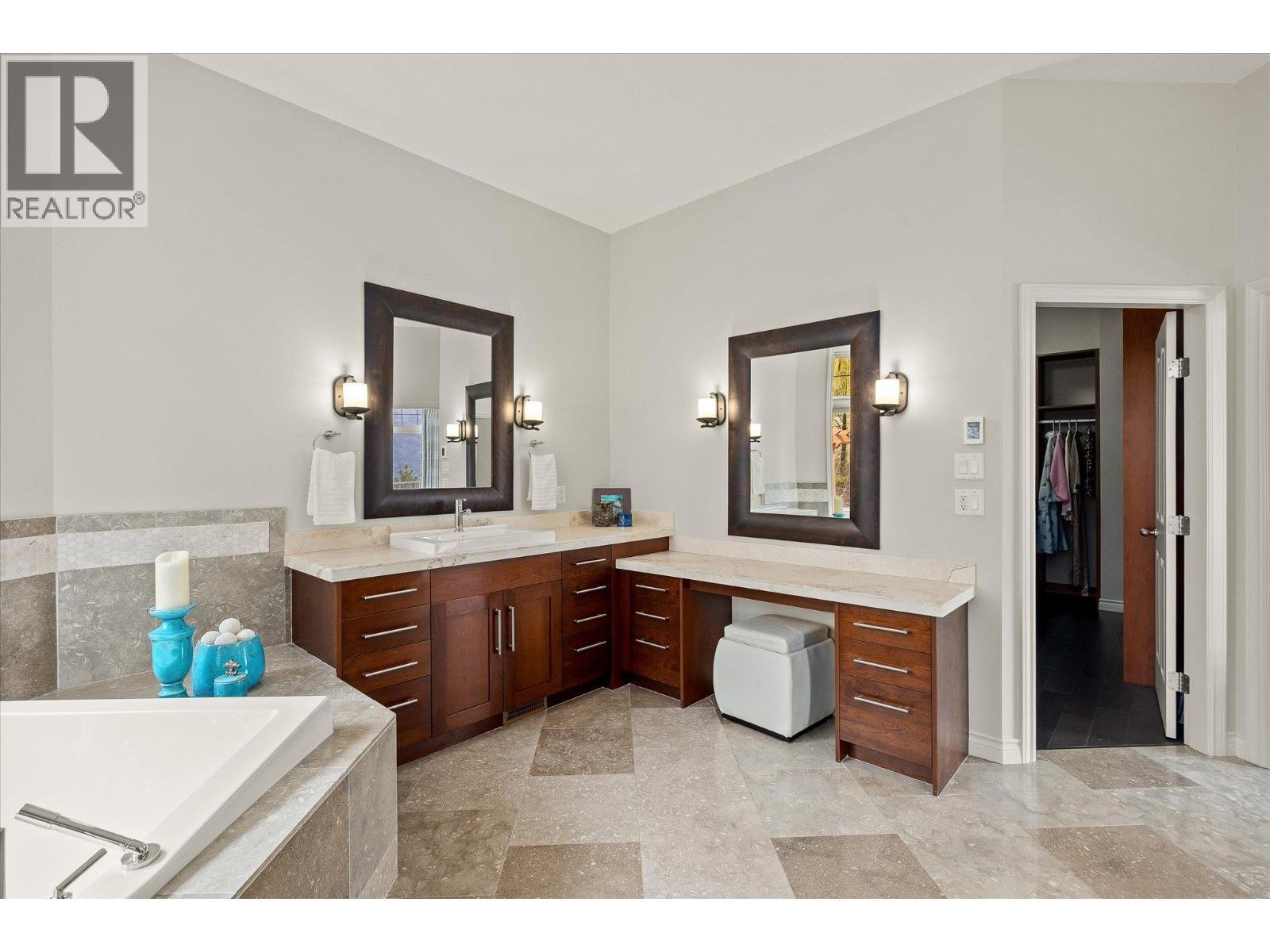 LAKE COUNTRY, British Columbia, V4V 2K7, CA, 4 Bedrooms Bedrooms, ,4 BathroomsBathrooms,Residential,For Sale,1960852