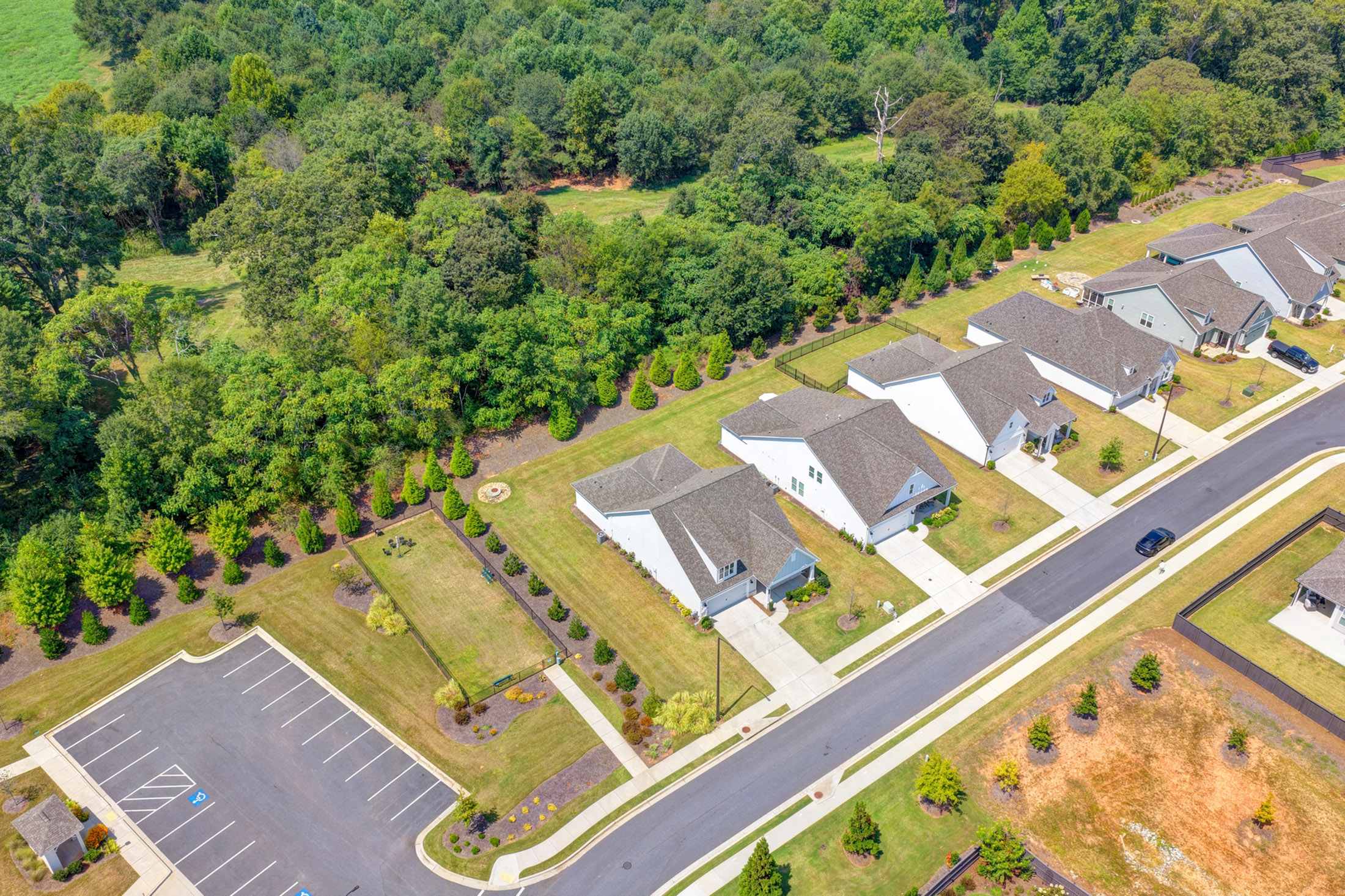  Active Adult Nearly-new Ranch Home in the Heart of Hickory Flat Area of Canton - 物件實景