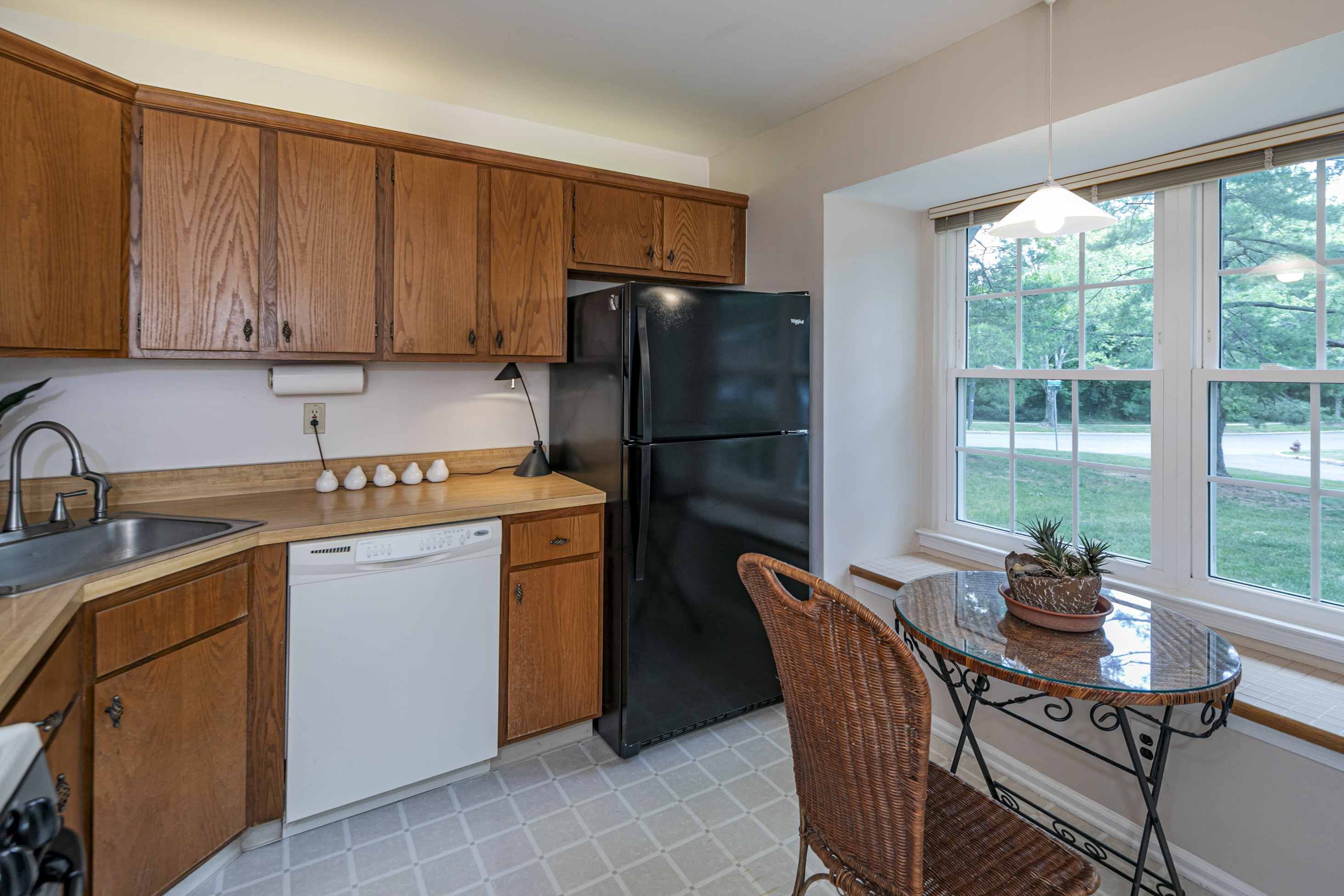  Roomy End-Unit Townhome Steps from Village Park - 物件實景