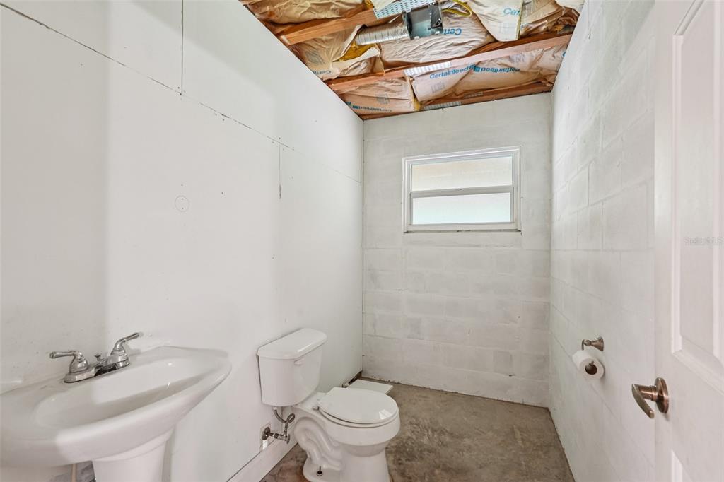 Mount Dora, Florida, 32757, United States, 4 Bedrooms Bedrooms, ,2 BathroomsBathrooms,Residential,For Sale,1882448
