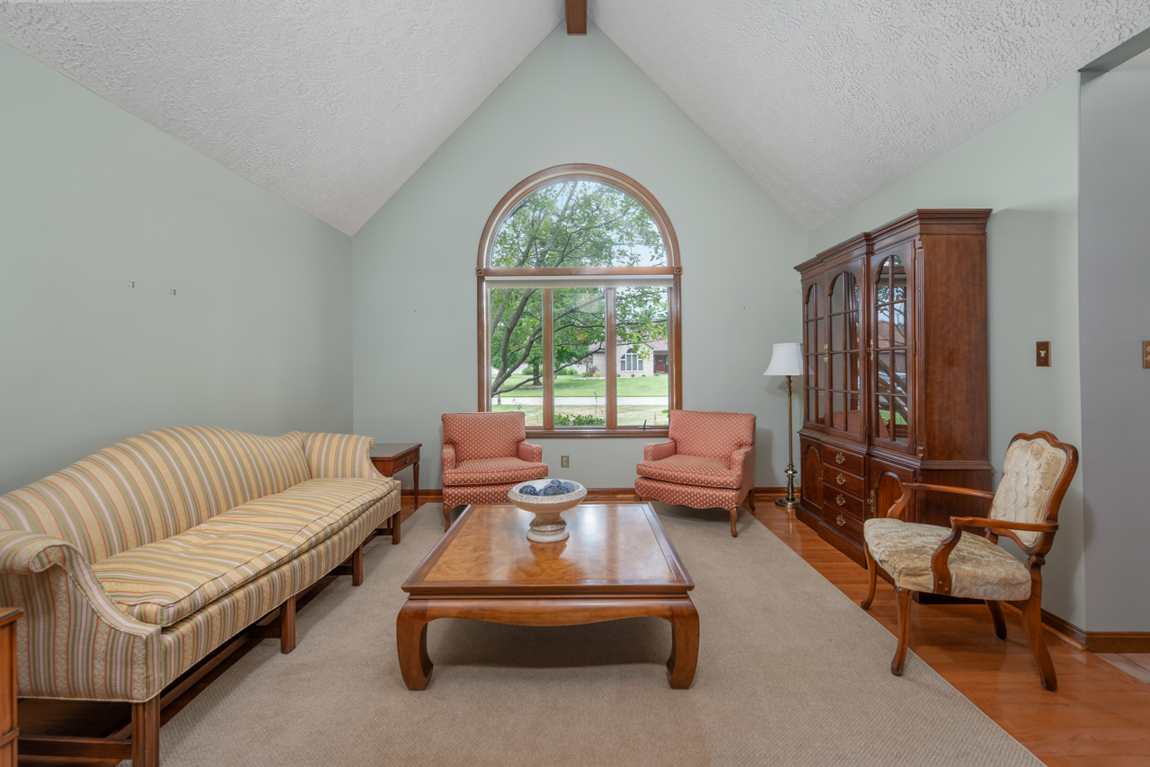 Terre Haute, Indiana, 47802, United States, 4 Bedrooms Bedrooms, ,3 BathroomsBathrooms,Residential,For Sale,1931381