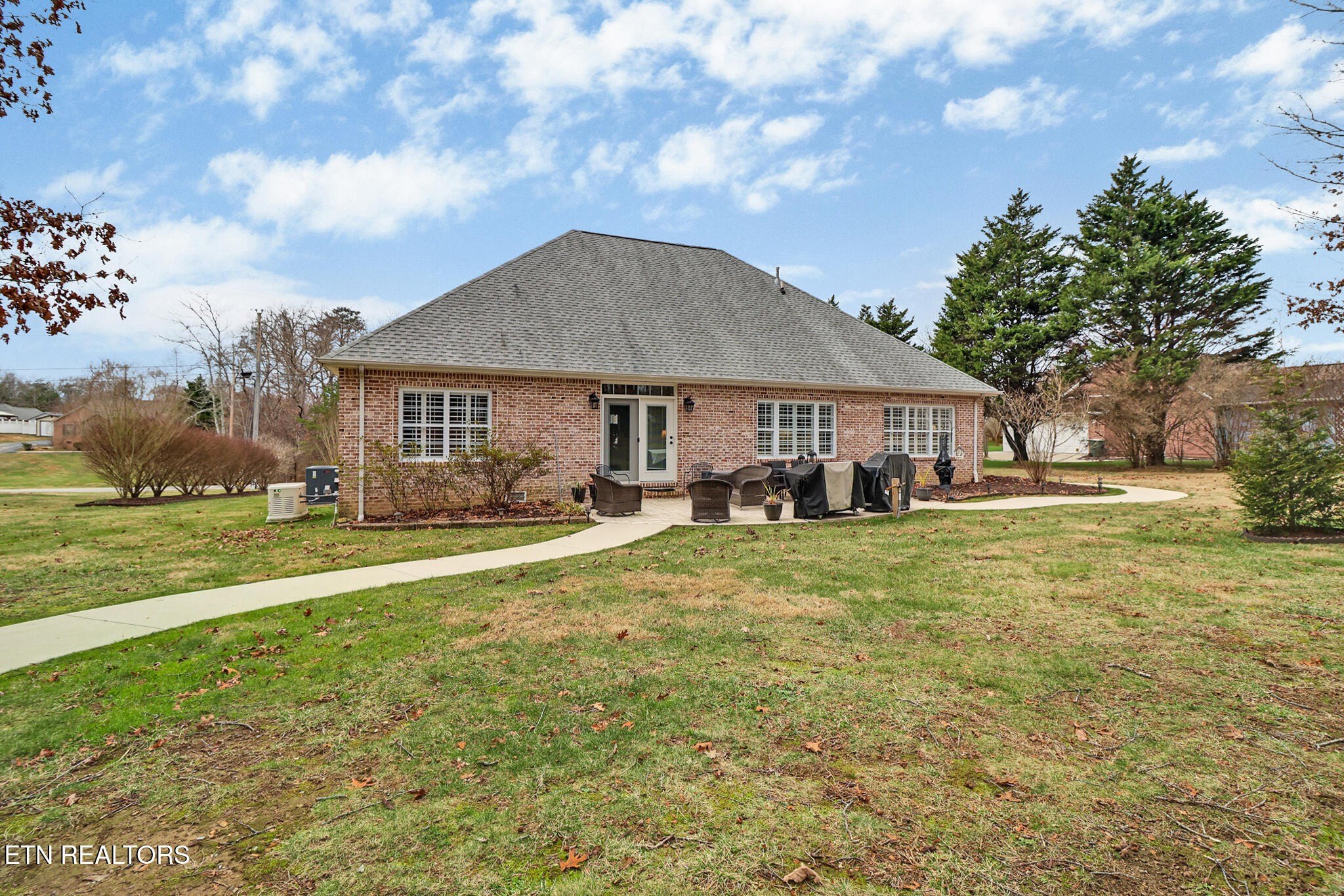 Crossville, Tennessee, 38555, United States, 3 Bedrooms Bedrooms, ,2 BathroomsBathrooms,Residential,For Sale,2008163