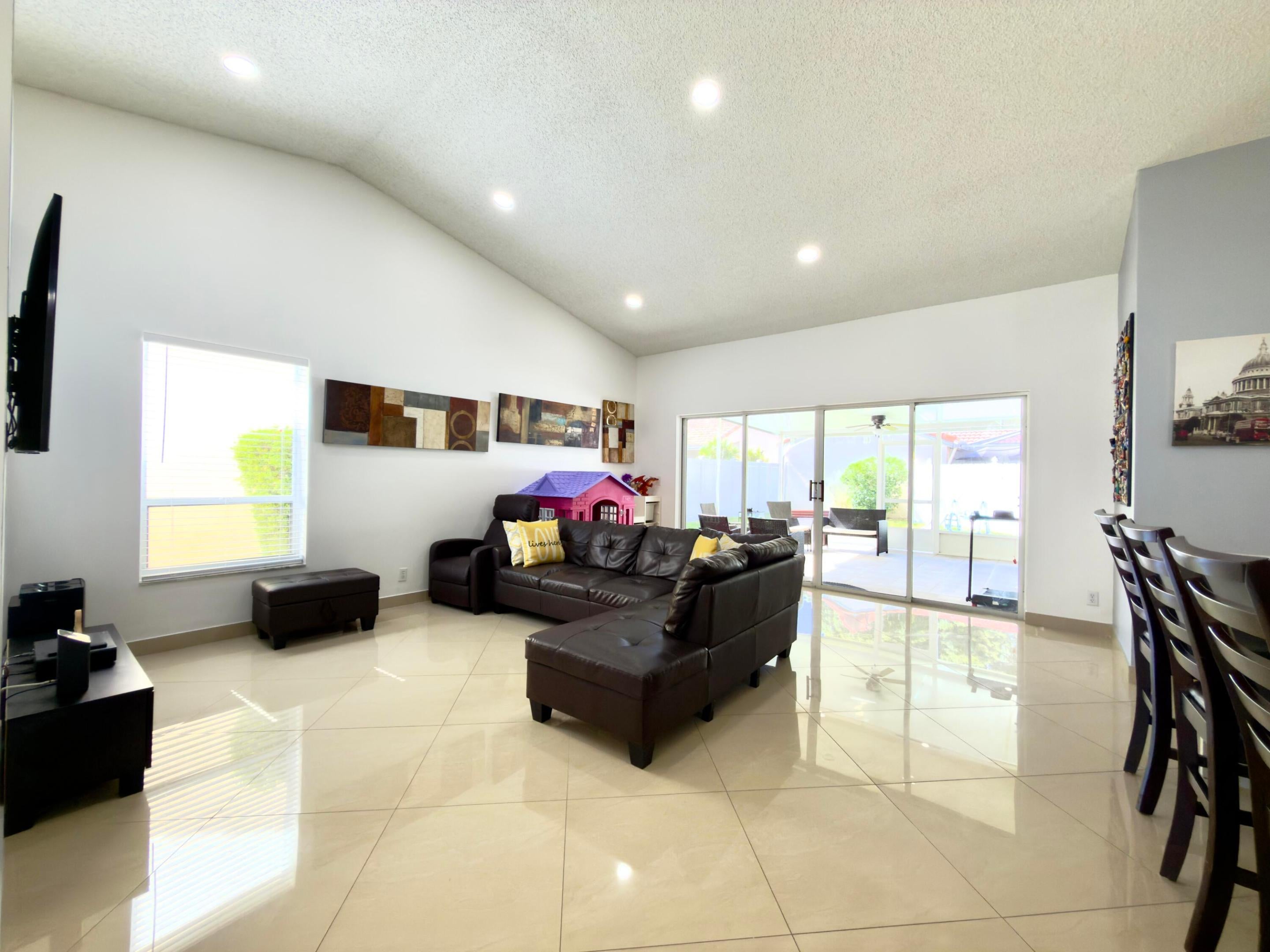 Palm Beach Gardens, Florida, 33410, United States, 3 Bedrooms Bedrooms, ,2 BathroomsBathrooms,Residential,For Sale,2048239