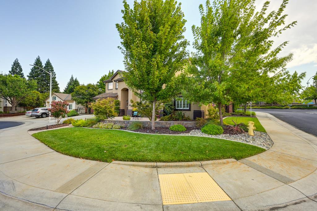 Roseville, California, 95747, United States, 6 Bedrooms Bedrooms, ,4 BathroomsBathrooms,Residential,For Sale,1940337