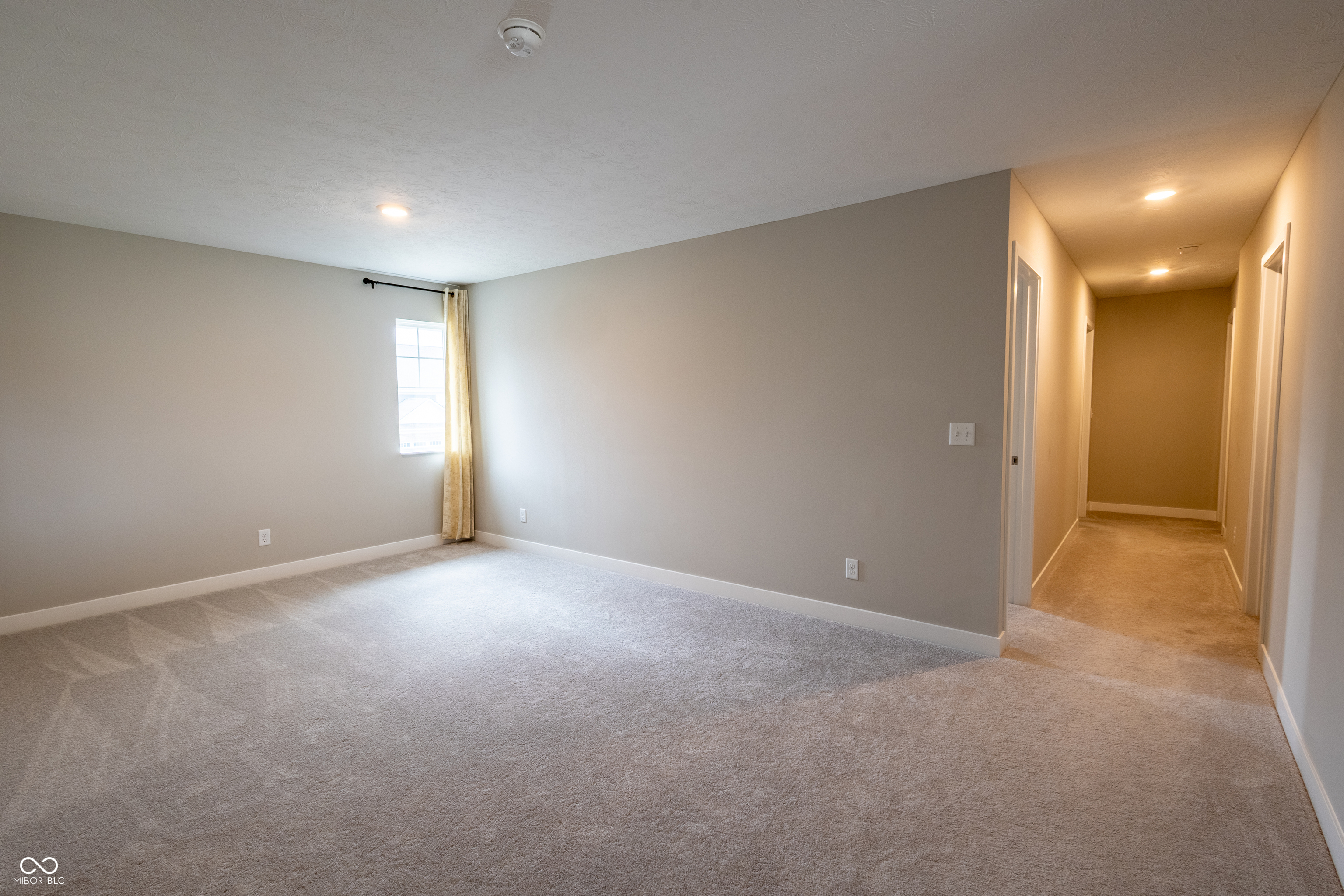 Greenwood, Indiana, 46143, United States, 5 Bedrooms Bedrooms, ,4 BathroomsBathrooms,Residential,For Sale,2001178