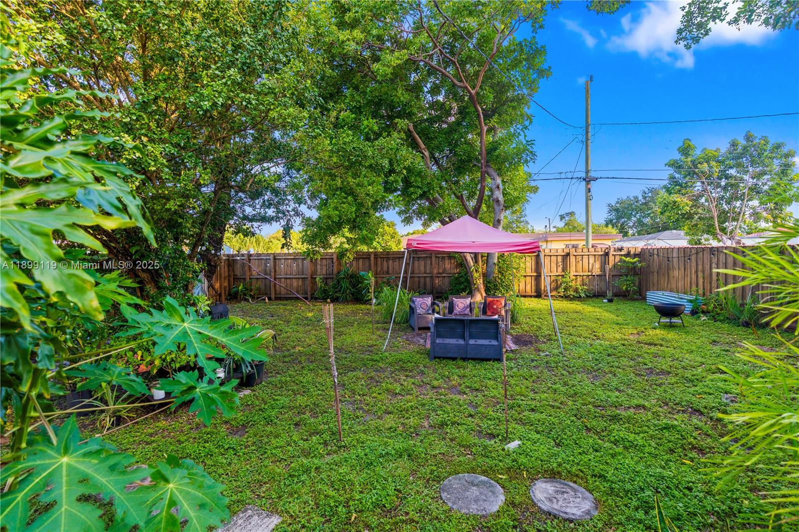 Hollywood, Florida, 33020, United States, 3 Bedrooms Bedrooms, ,2 BathroomsBathrooms,Residential,For Sale,1967684