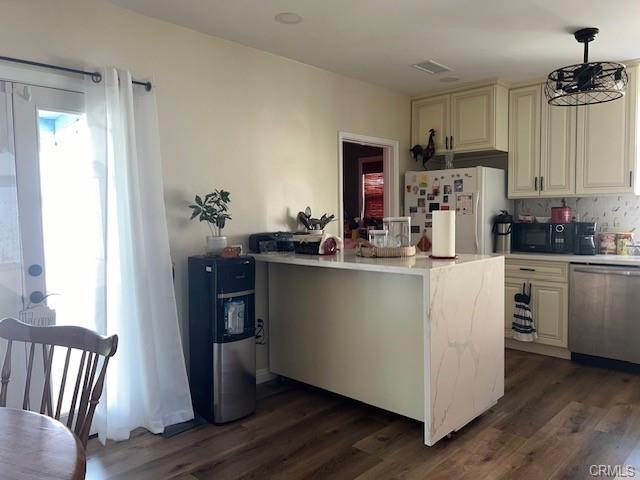 Ontario, California, 91764, United States, 2 Bedrooms Bedrooms, ,1 BathroomBathrooms,Residential,For Sale,1921094