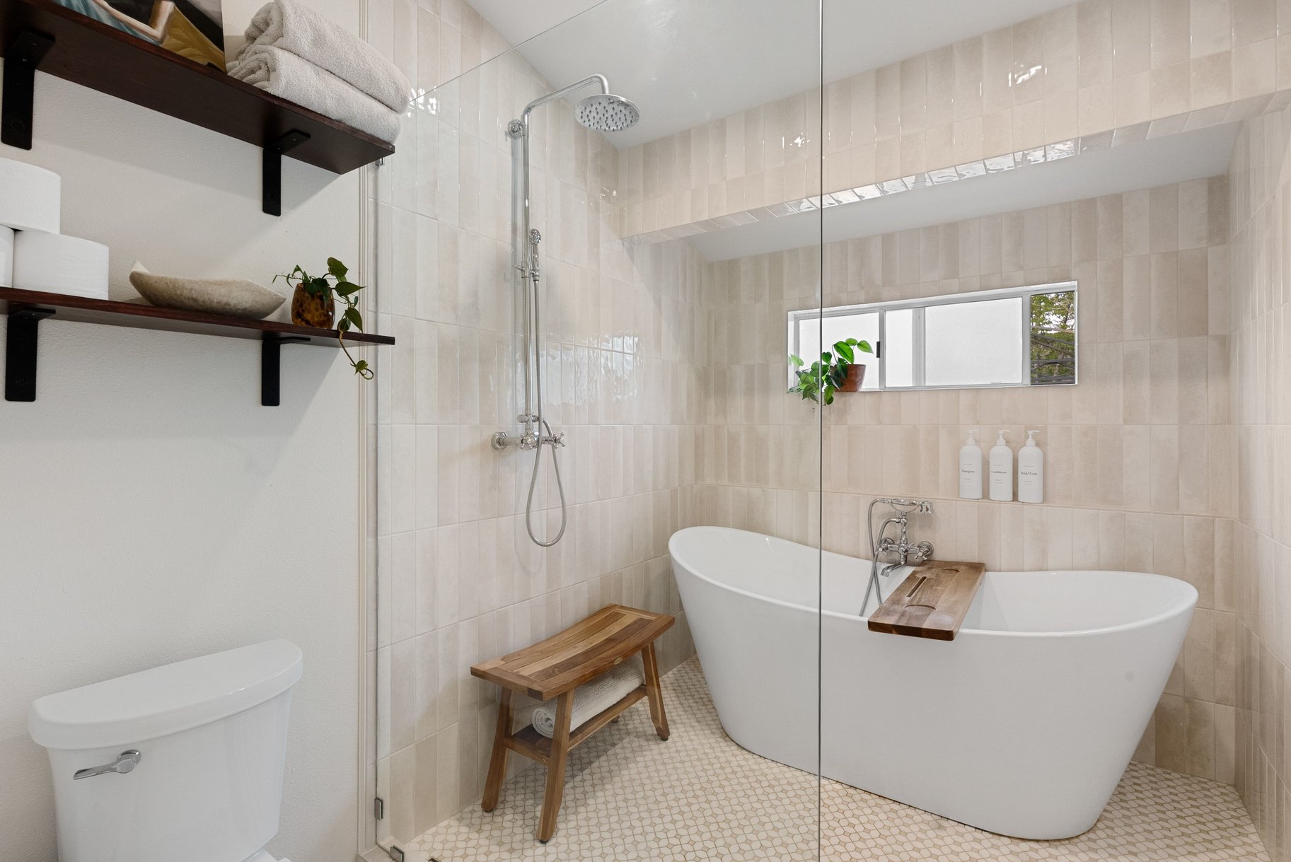  Windhaven Home with Designer Kitchen and Extensive Upgrades - 物件實景