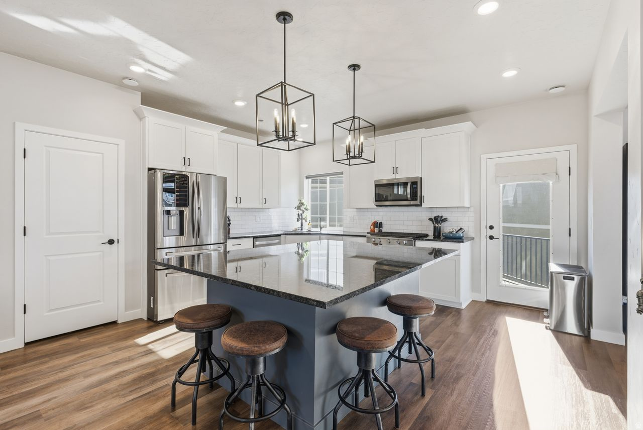 Saratoga Springs, Utah, 84045, United States, 3 Bedrooms Bedrooms, ,3 BathroomsBathrooms,Residential,For Sale,2000847